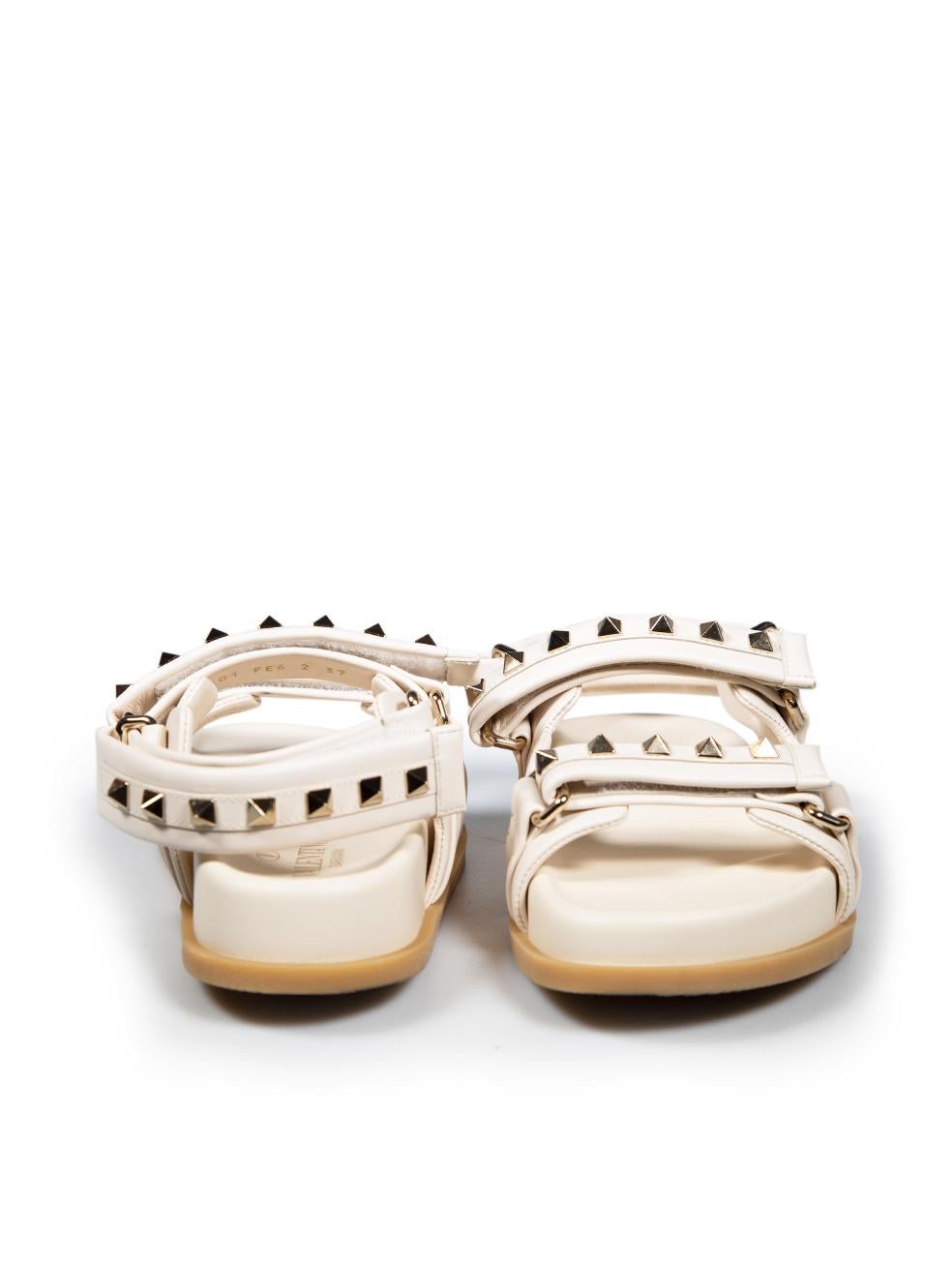 Valentino Garavani Cream Leather Rockstud Flat Sandals Size IT 37 In Good Condition For Sale In London, GB