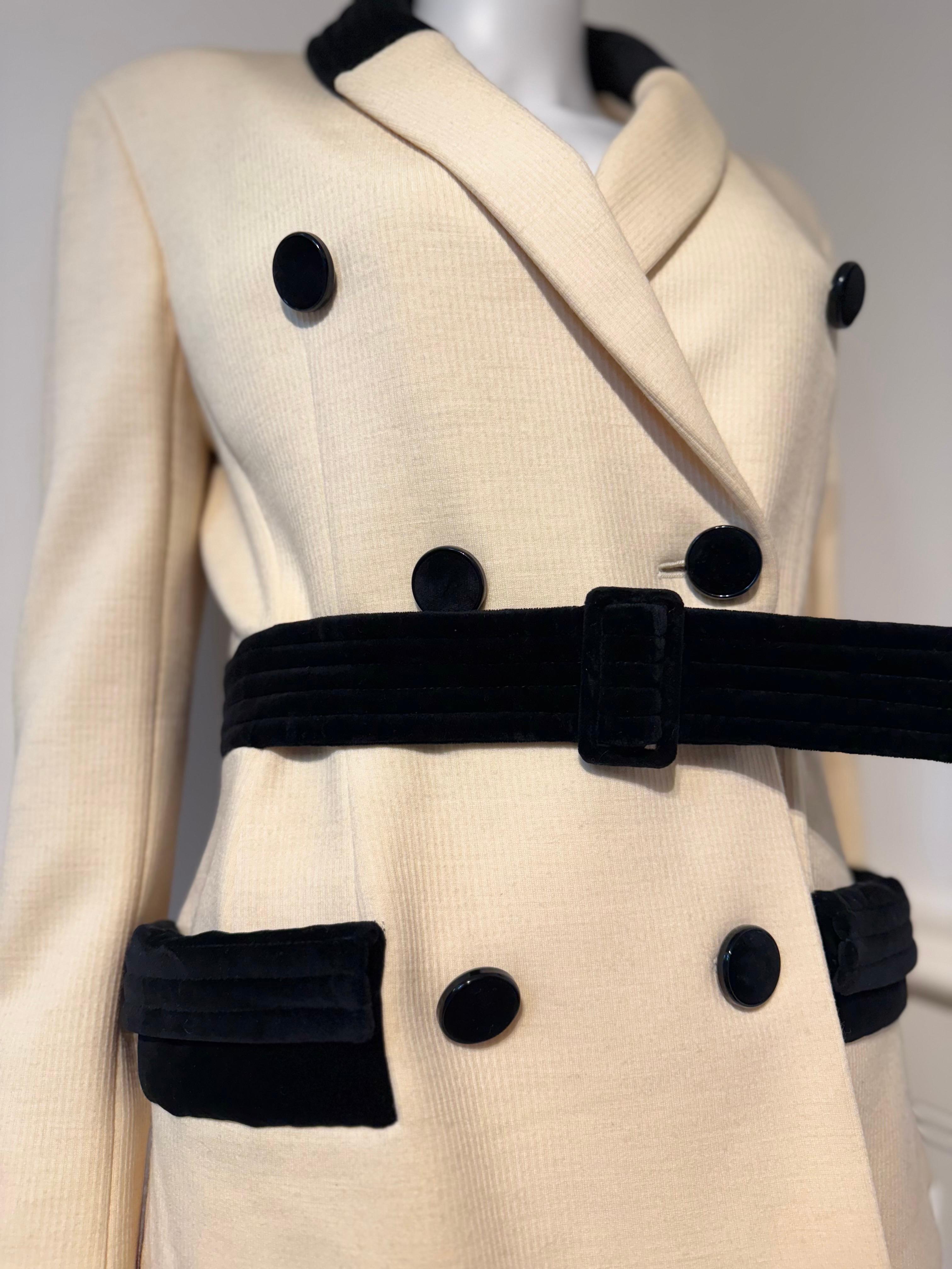 Beige Valentino Garavani Autunno/Inverno 1993 Giacca avorio da passerella Vintage nuova con etichette in vendita