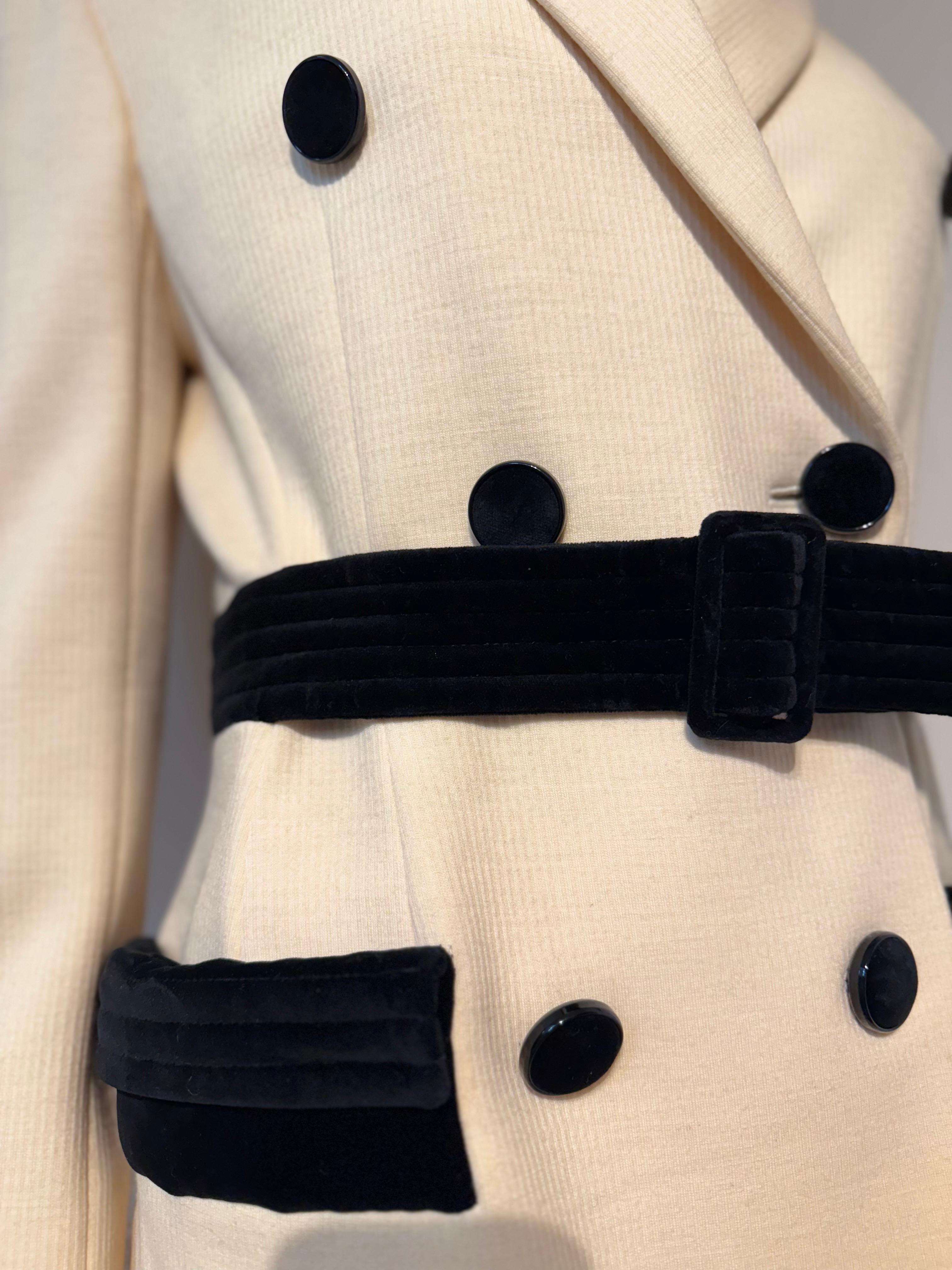Valentino Garavani Autunno/Inverno 1993 Giacca avorio da passerella Vintage nuova con etichette In condizioni Nuovo in vendita a NICE, FR