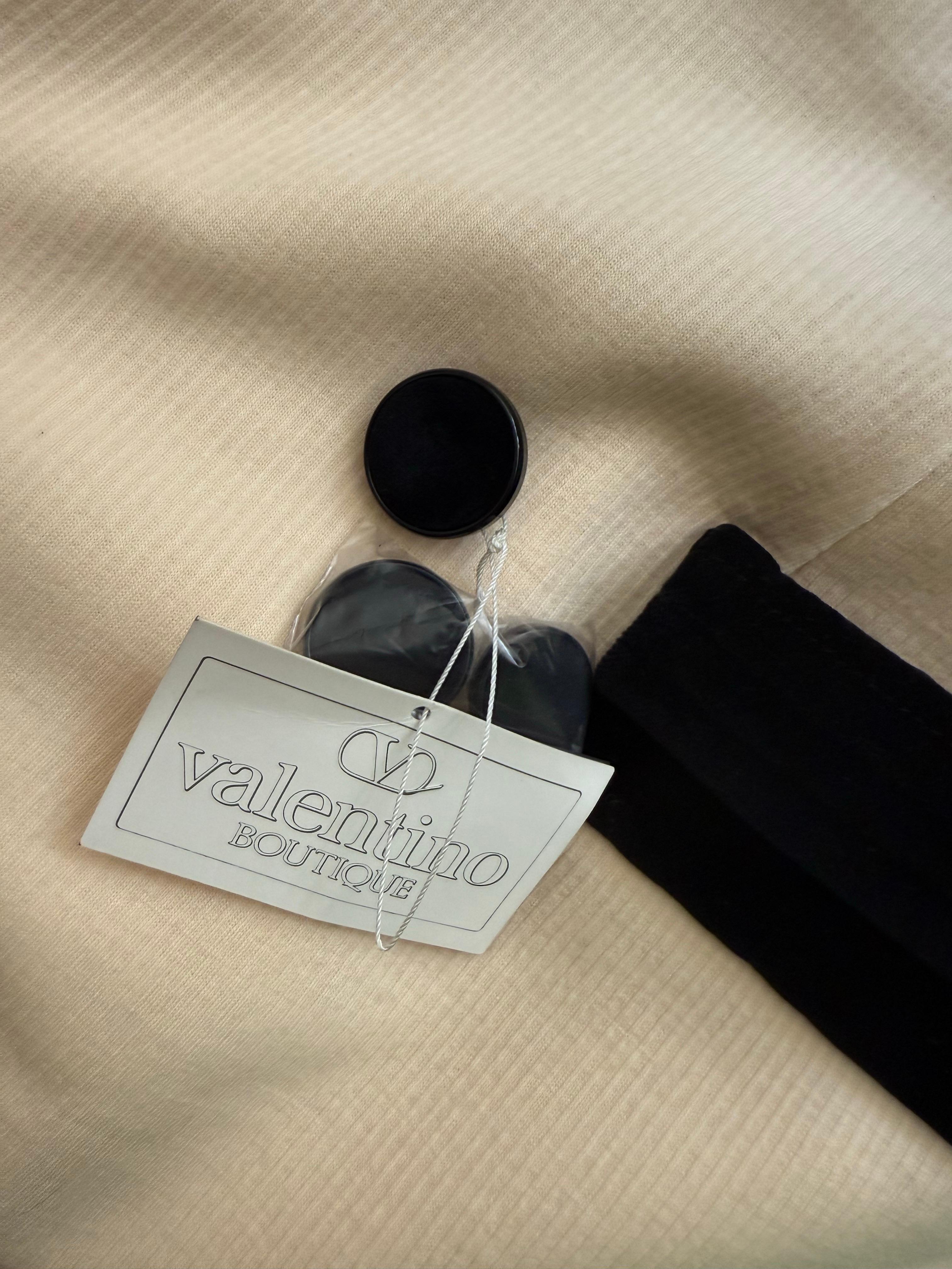 Valentino Garavani Autunno/Inverno 1993 Giacca avorio da passerella Vintage nuova con etichette in vendita 4