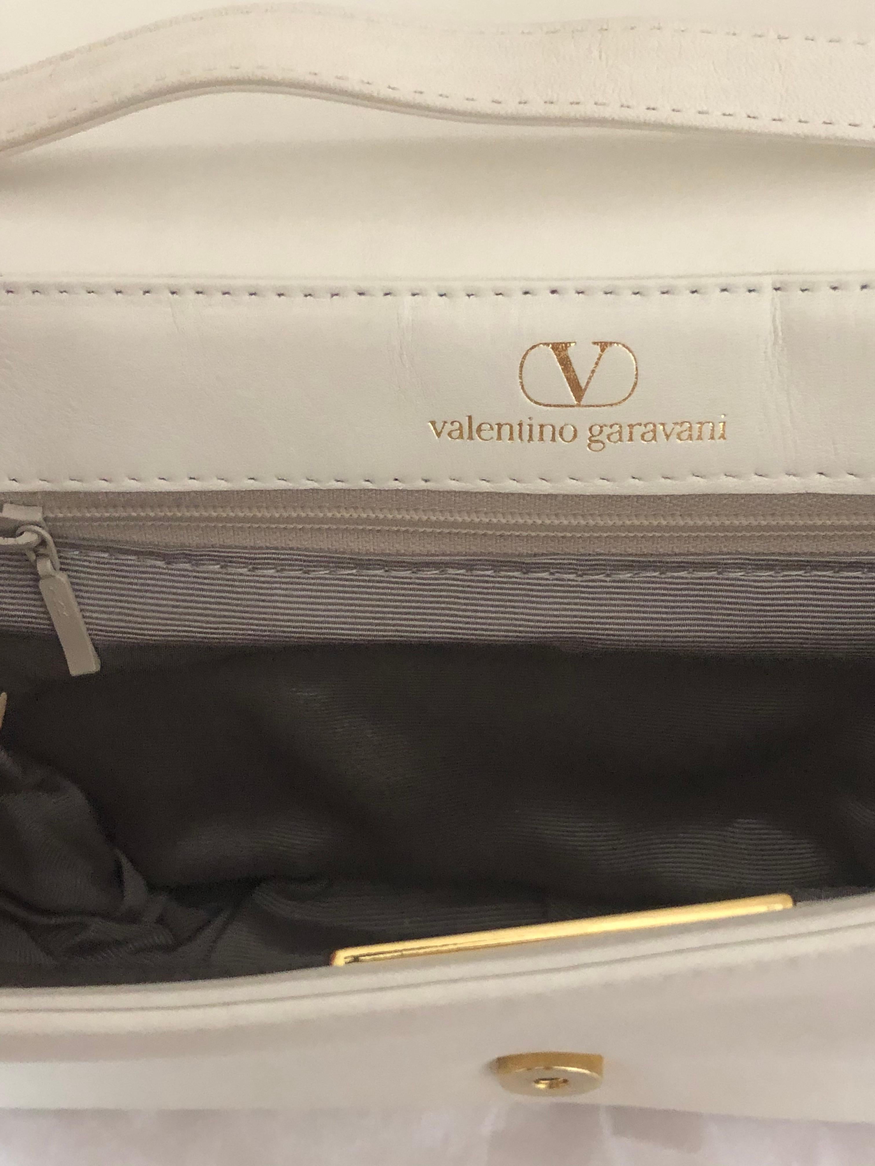 Valentino Garavani Gala Vernon Cream Leather Crossbody In Excellent Condition In Port Hope, ON