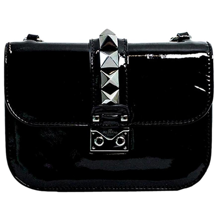 VALENTINO GARAVANI Glamlock Shoulder bag in Black Patent leather