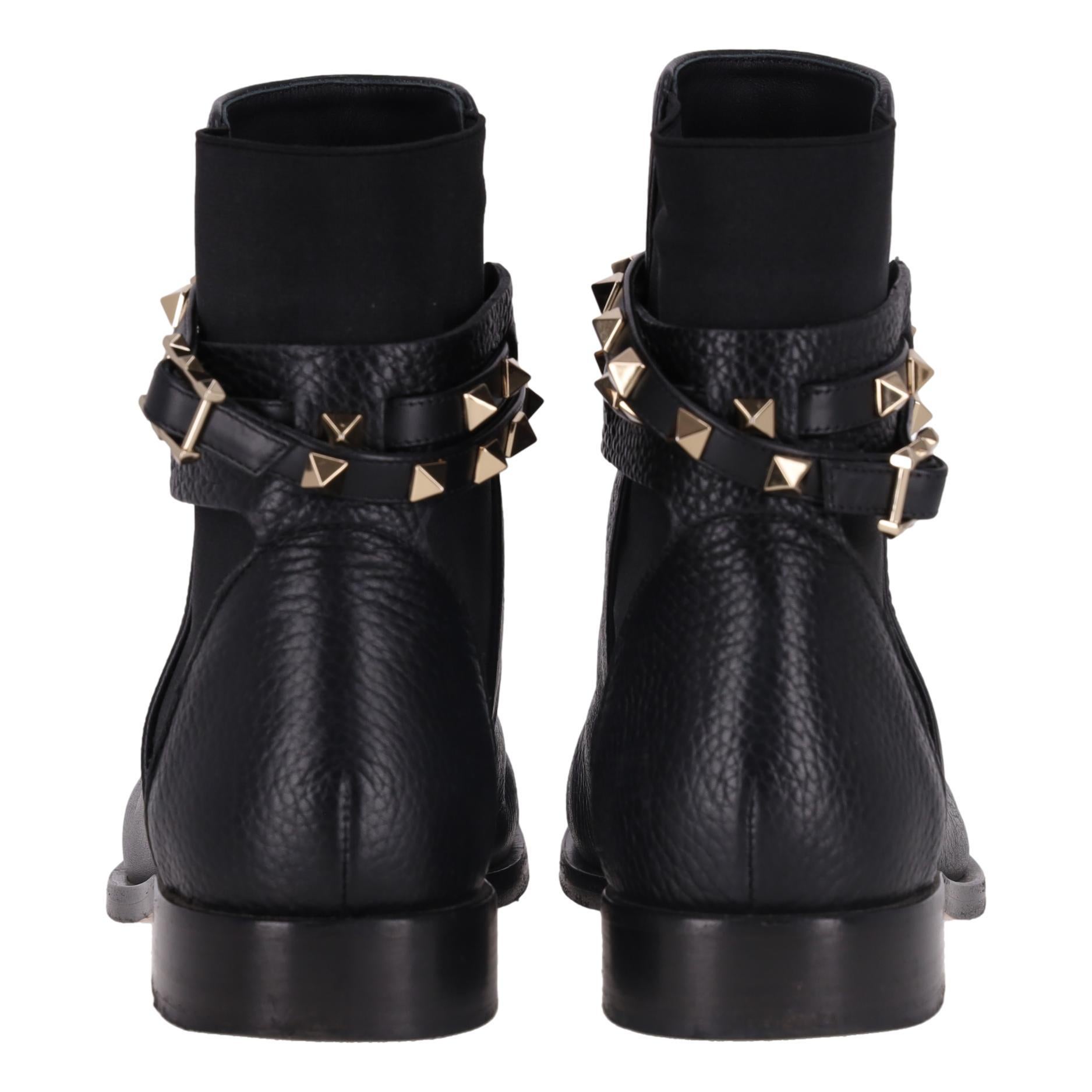 Donna Valentino Garavani Stivali Chelsea Rockstud in pelle di vitello granulata in vendita