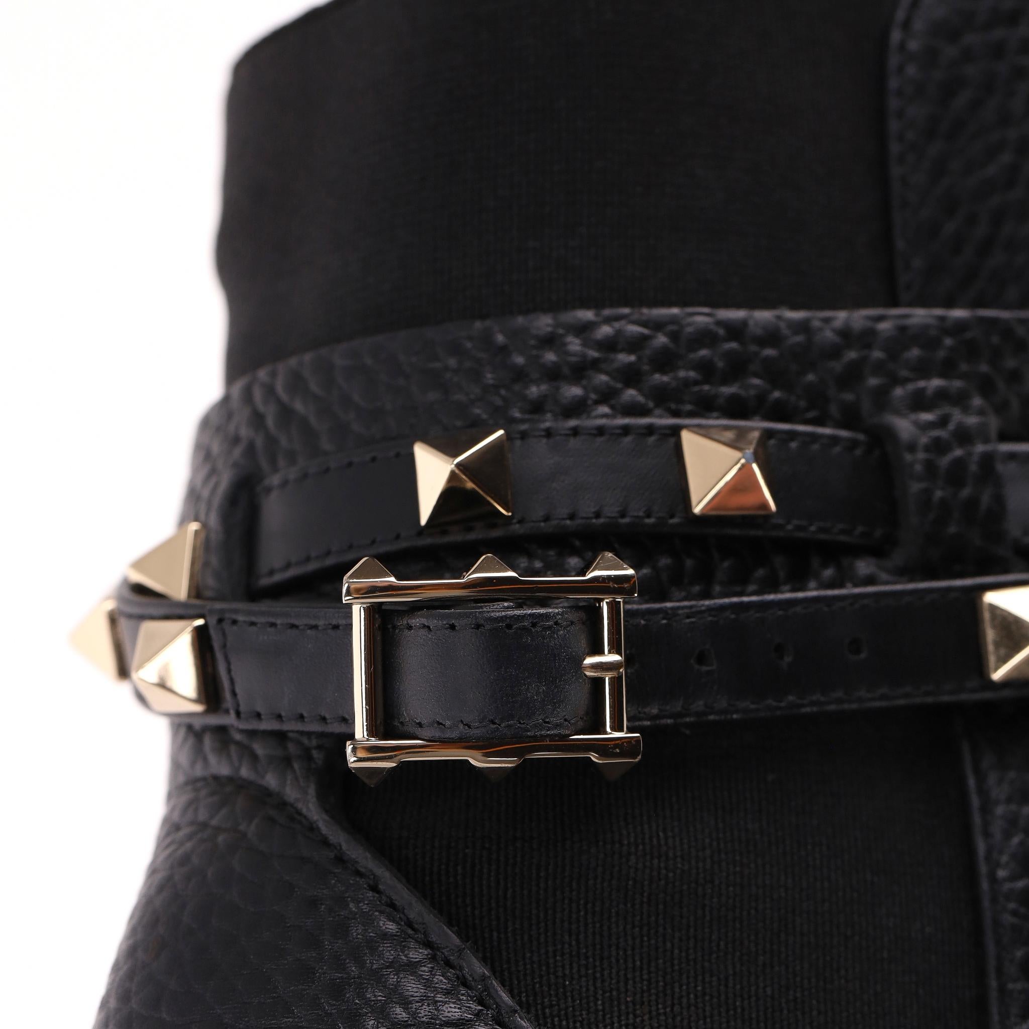 Valentino Garavani Stivali Chelsea Rockstud in pelle di vitello granulata in vendita 2