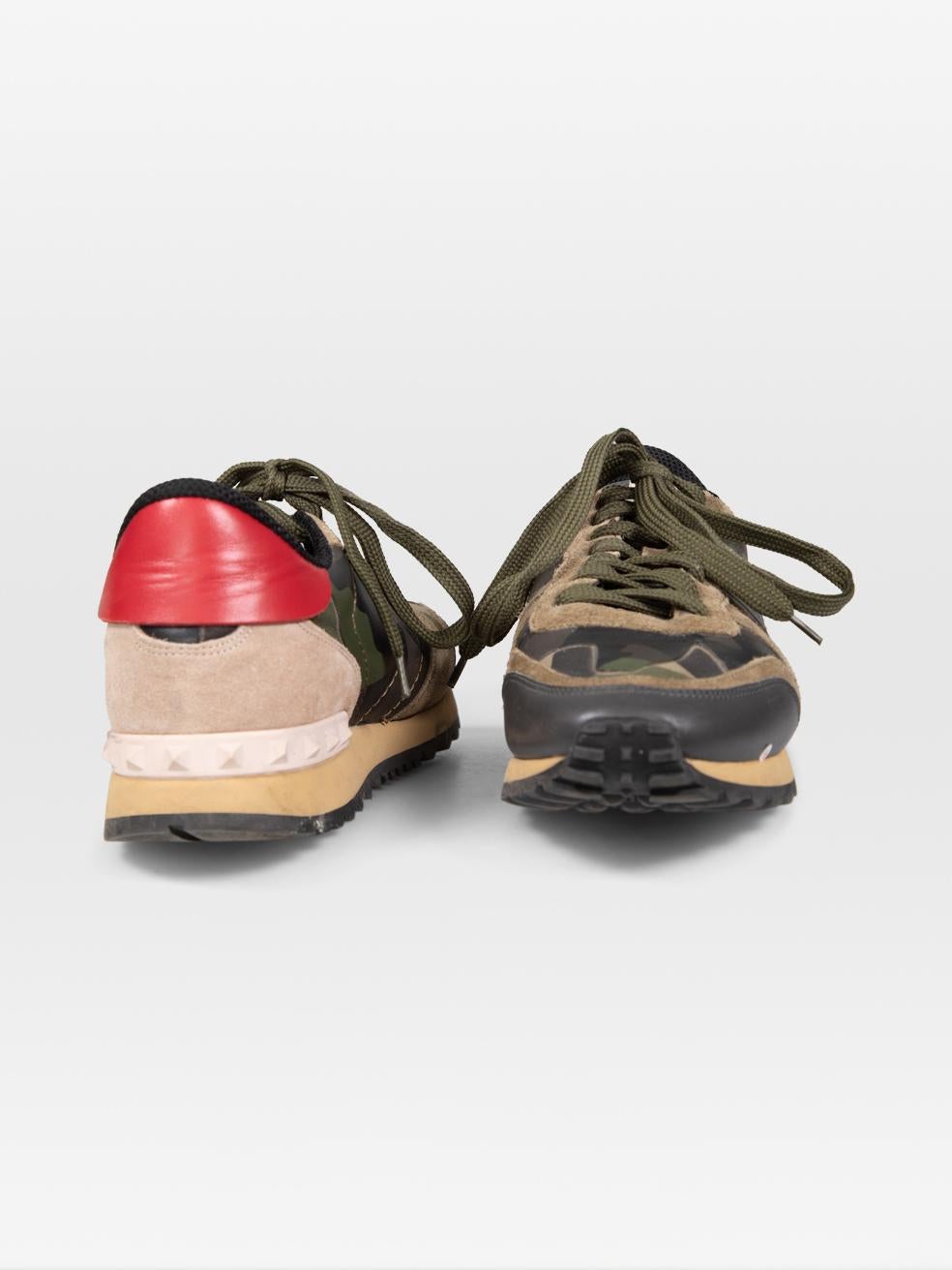 Grigio Valentino Garavani Scarpe da Ginnastica Rockrunner in pelle verde mimetico Taglia IT 37.5 in vendita