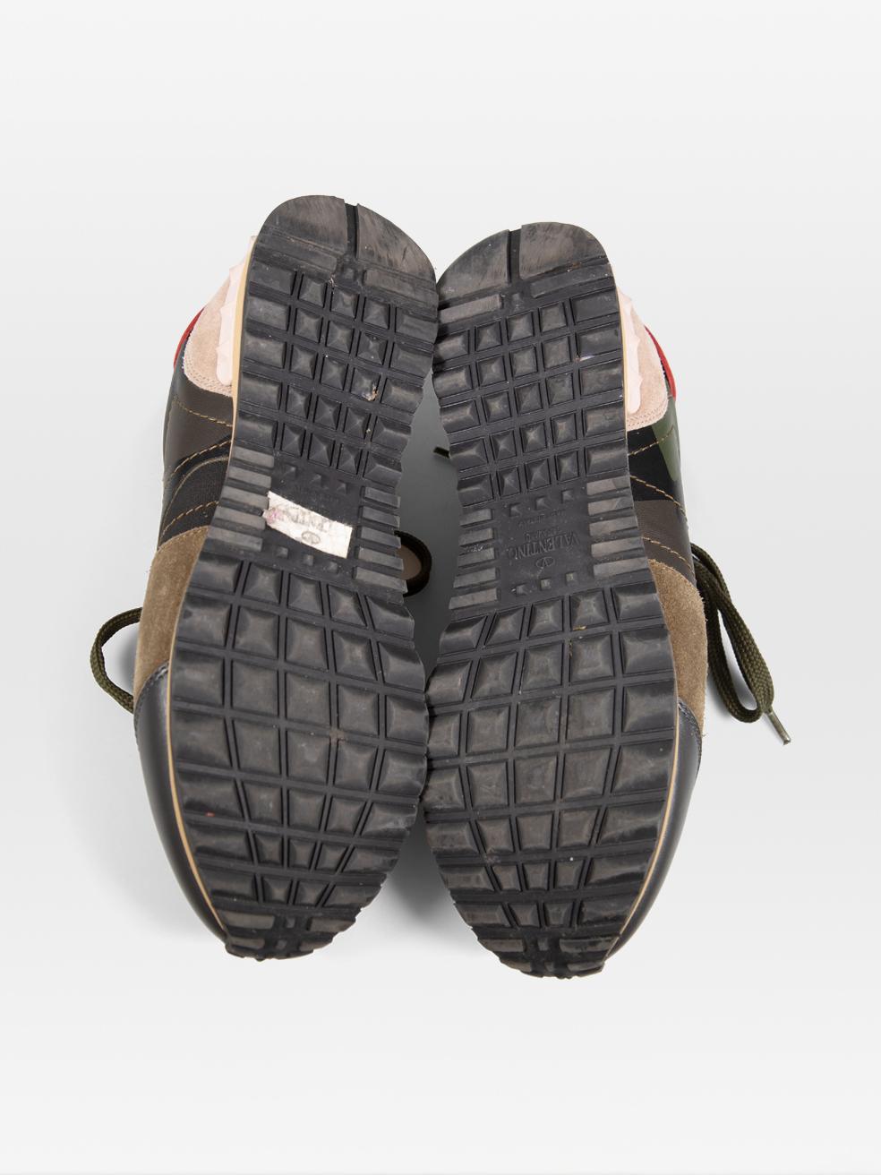Baskets Rockrunner Valentino Garavani en cuir vert camouflage taille IT 37,5 Bon état - En vente à London, GB