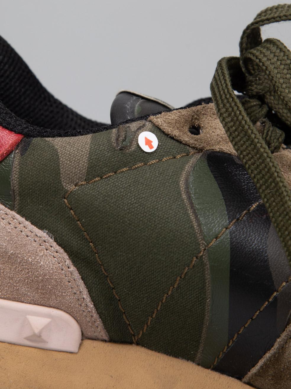 Baskets Rockrunner Valentino Garavani en cuir vert camouflage taille IT 37,5 en vente 3