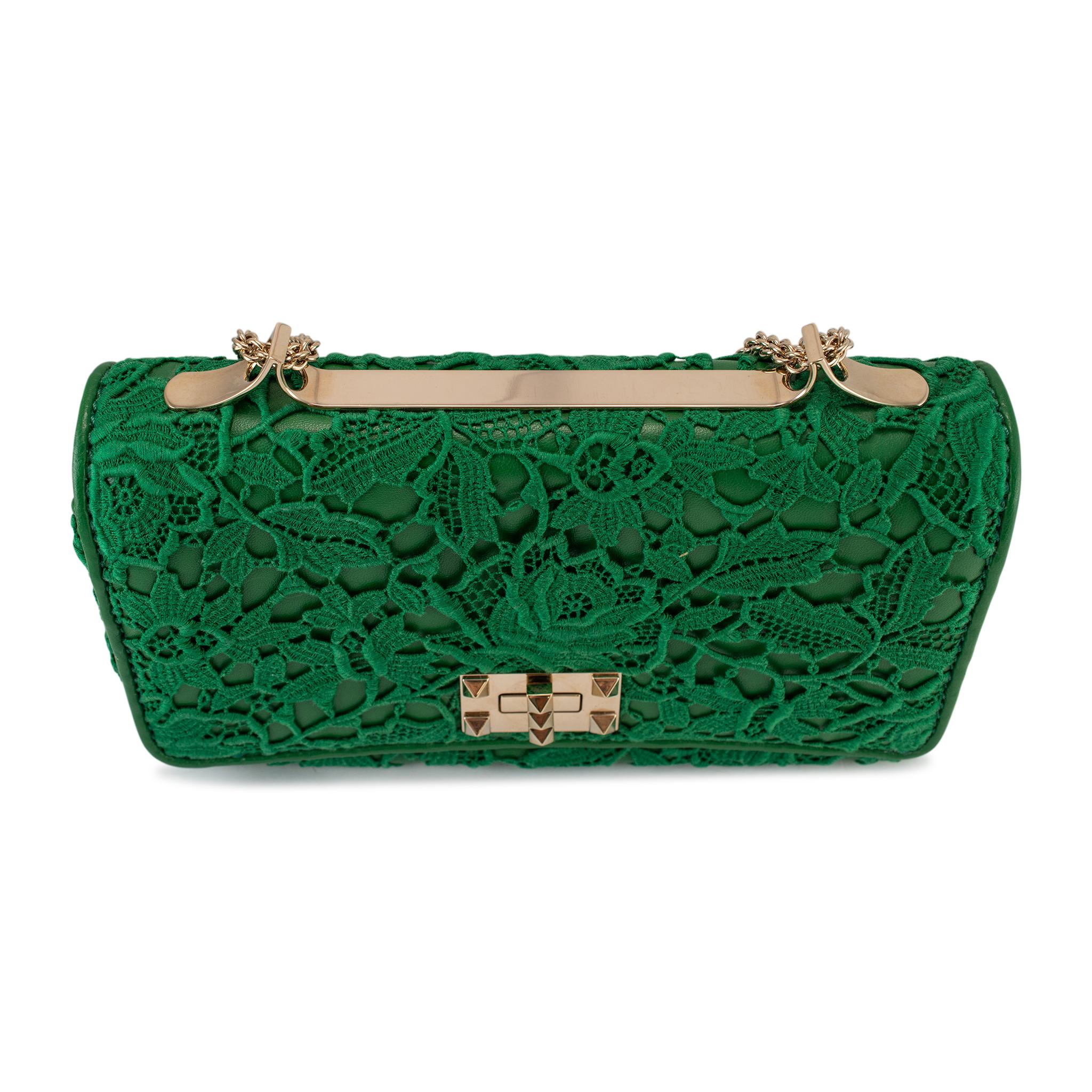 Valentino Garavani sac à main porté épaule Rockstud en cuir vert en vente 5