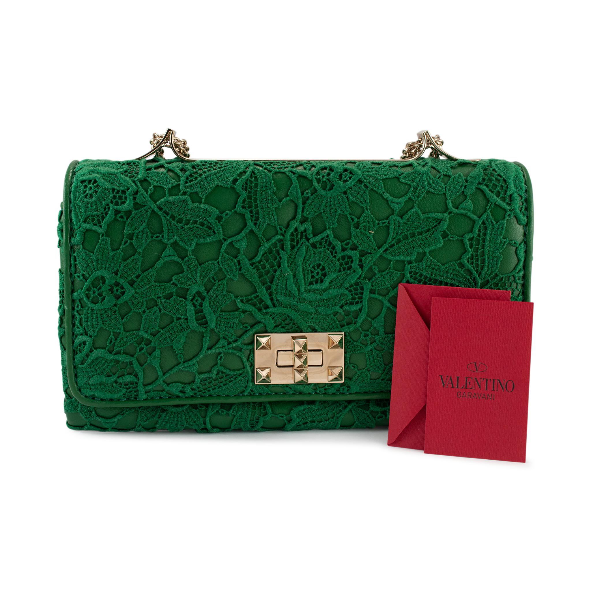 Valentino Garavani sac à main porté épaule Rockstud en cuir vert en vente 6
