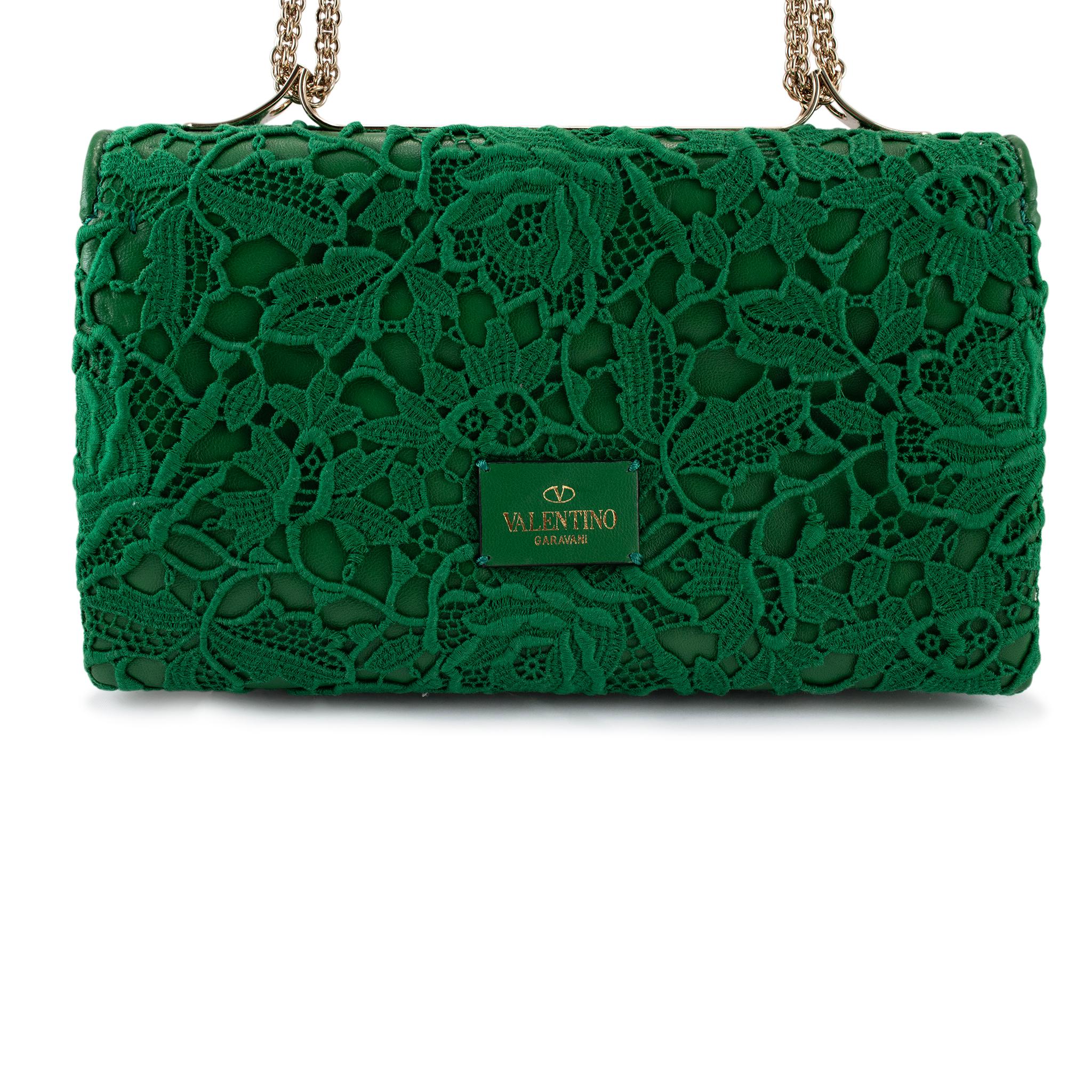 Noir Valentino Garavani sac à main porté épaule Rockstud en cuir vert en vente