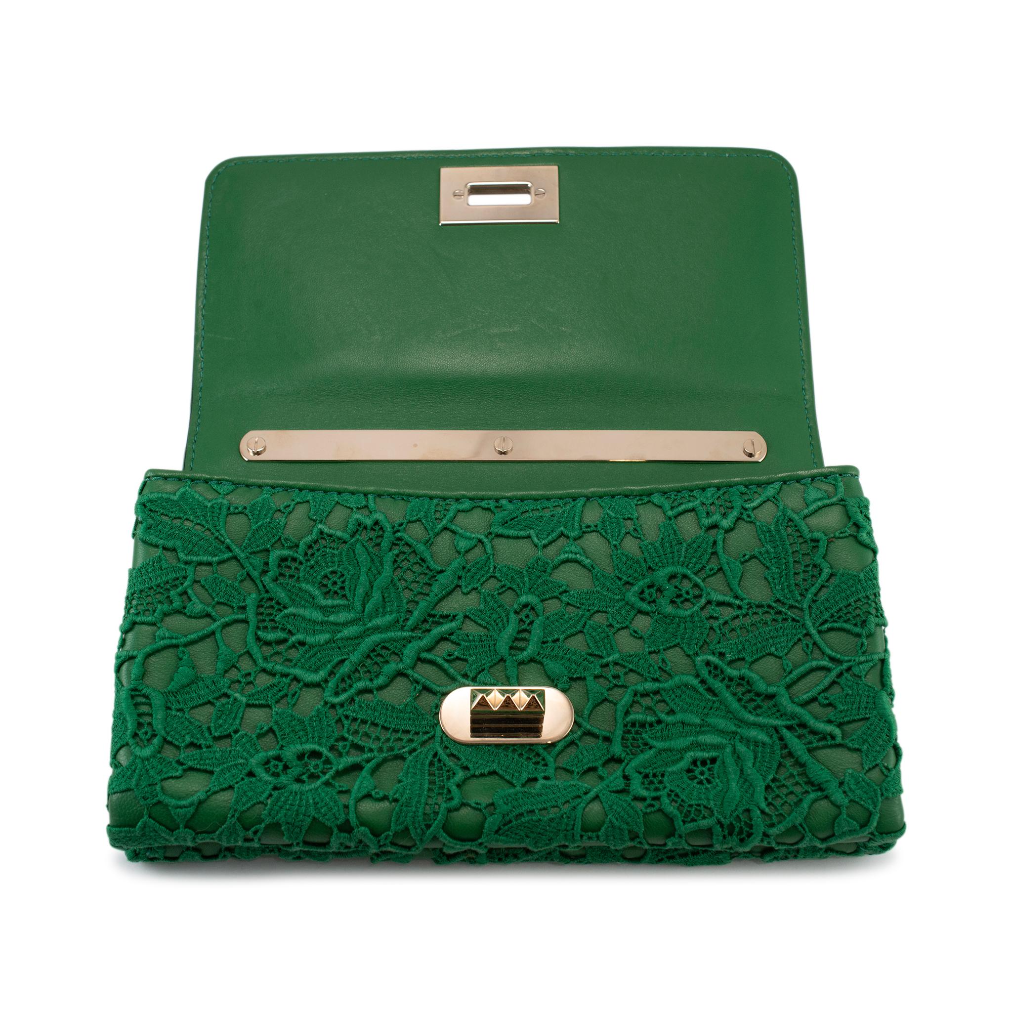 Valentino Garavani sac à main porté épaule Rockstud en cuir vert en vente 1