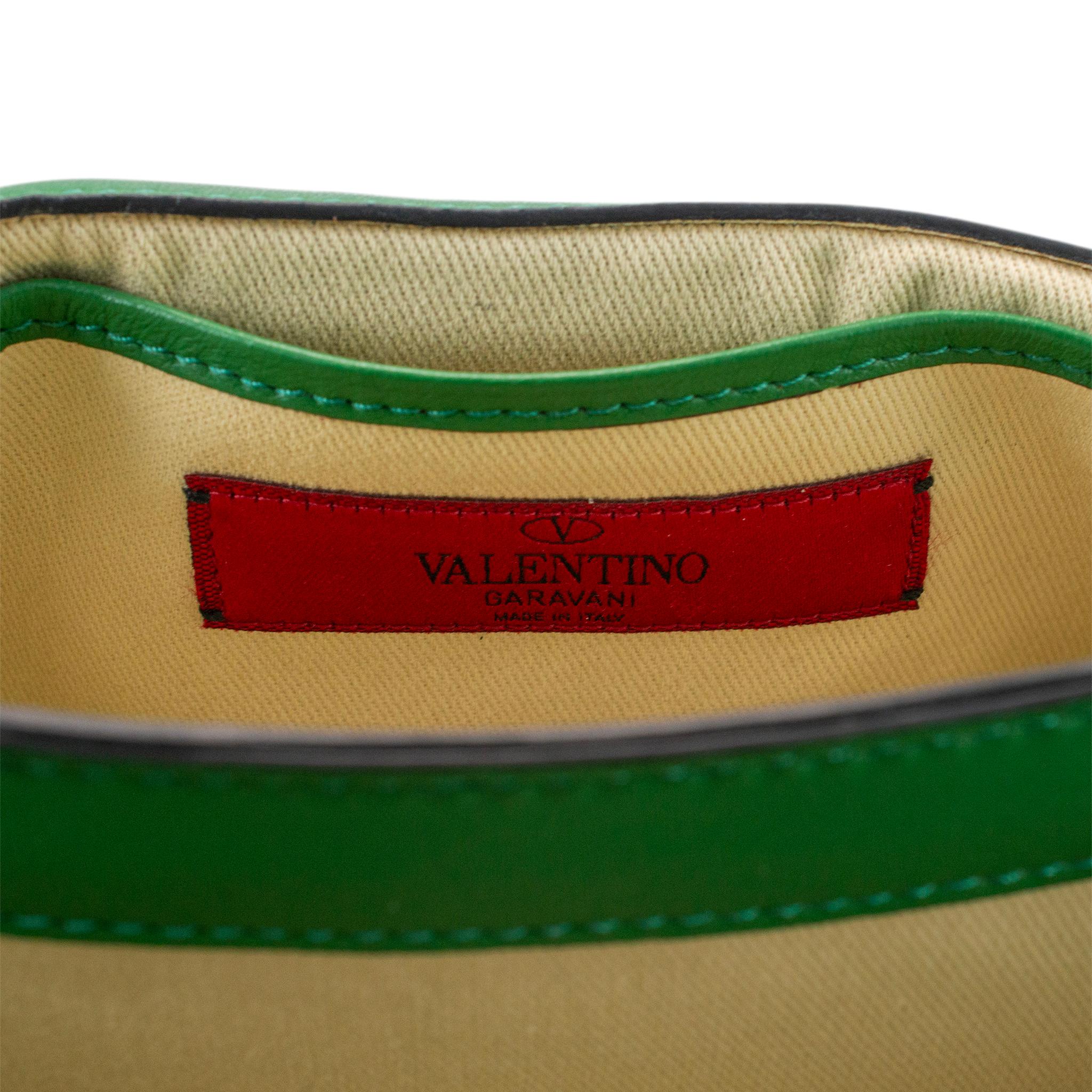 Valentino Garavani sac à main porté épaule Rockstud en cuir vert en vente 3
