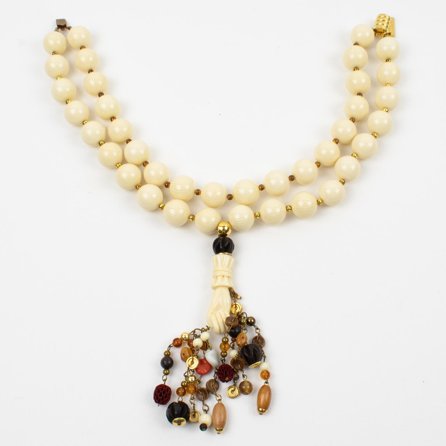 Valentino Garavani Collier ras du cou haute couture en perles avec breloques en vente 6