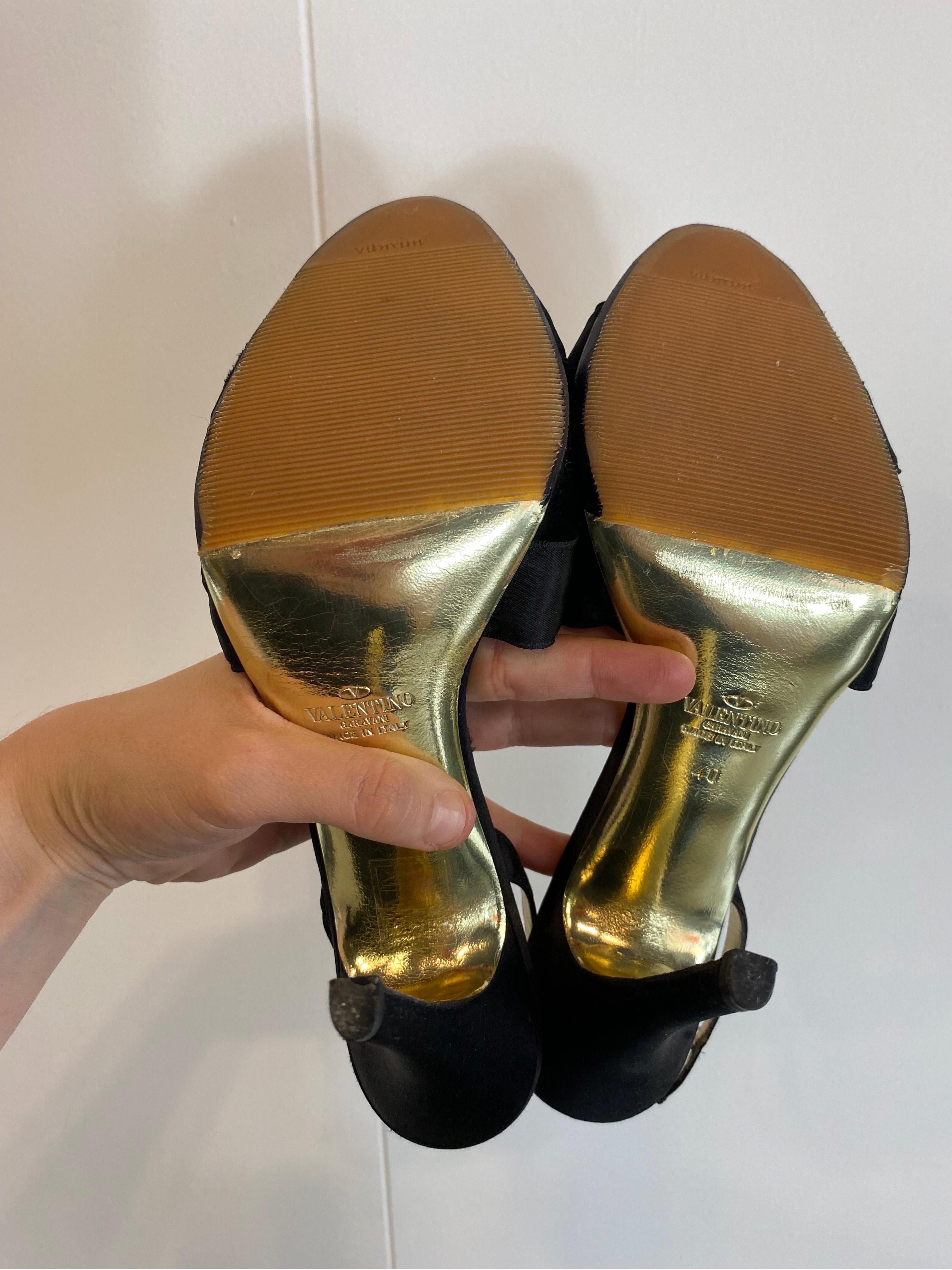 Sandalia de tacón Valentino Garavani
Mariposa de strass en venta 2