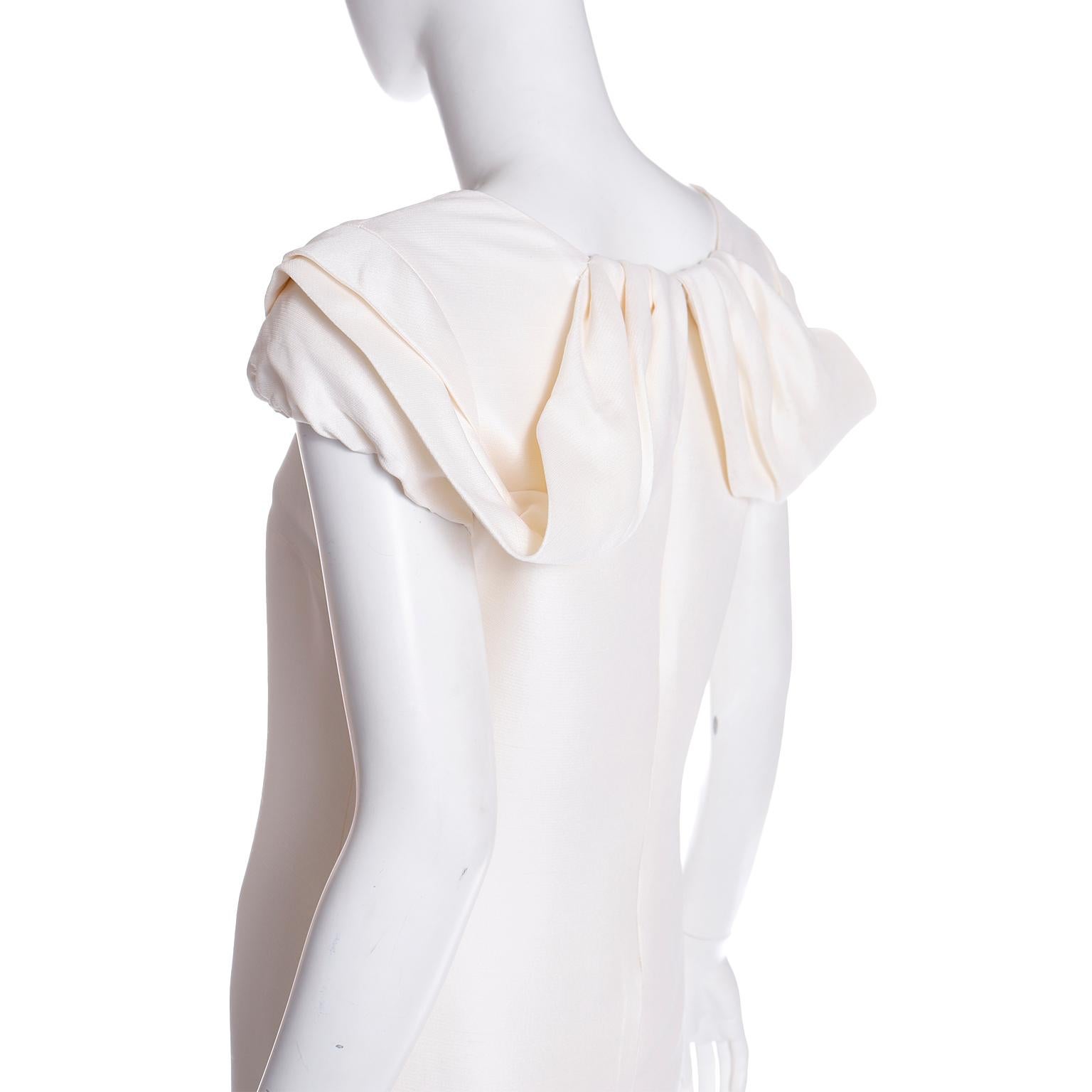 Valentino Garavani Ivory Silk Crepe Evening Dress With Drape & Pleated Sleeves For Sale 5