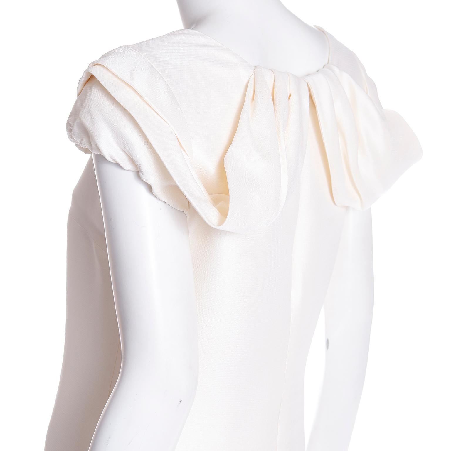 Valentino Garavani Ivory Silk Crepe Evening Dress With Drape & Pleated Sleeves For Sale 3