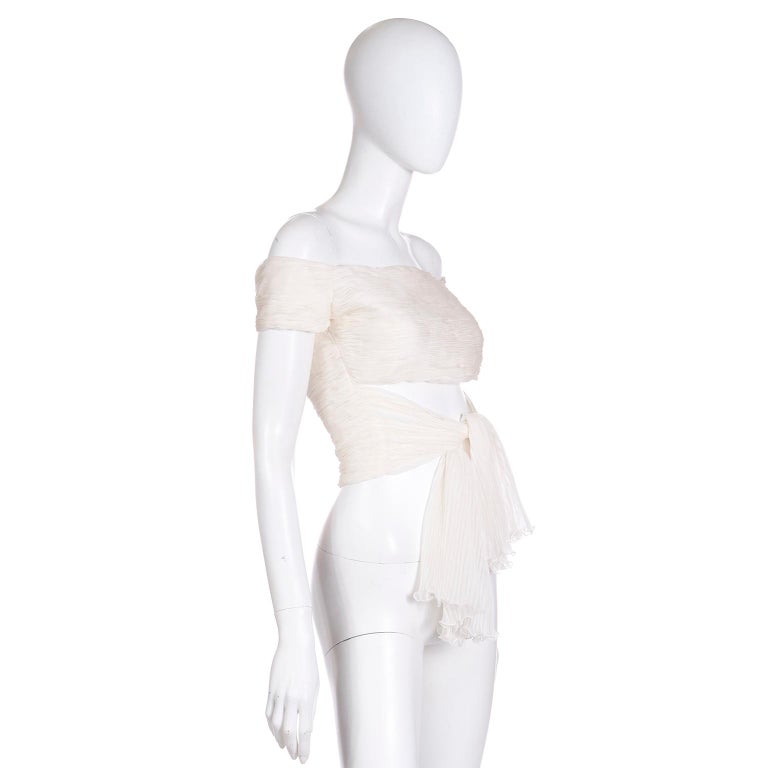 Spring 2003 Runway Valentino Garavani Ivory Silk Off Shoulder Cropped Top  In Excellent Condition For Sale In Portland, OR