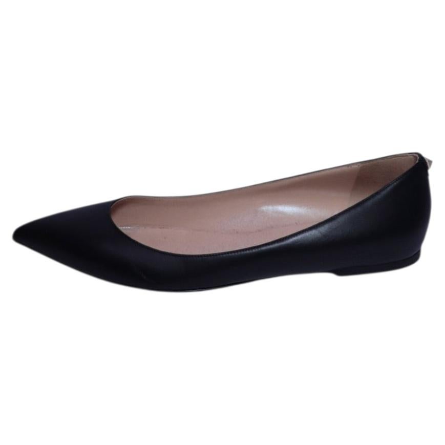 Valentino Garavani Leather Pointed-Toe Ballet Flats - EU 41 For Sale