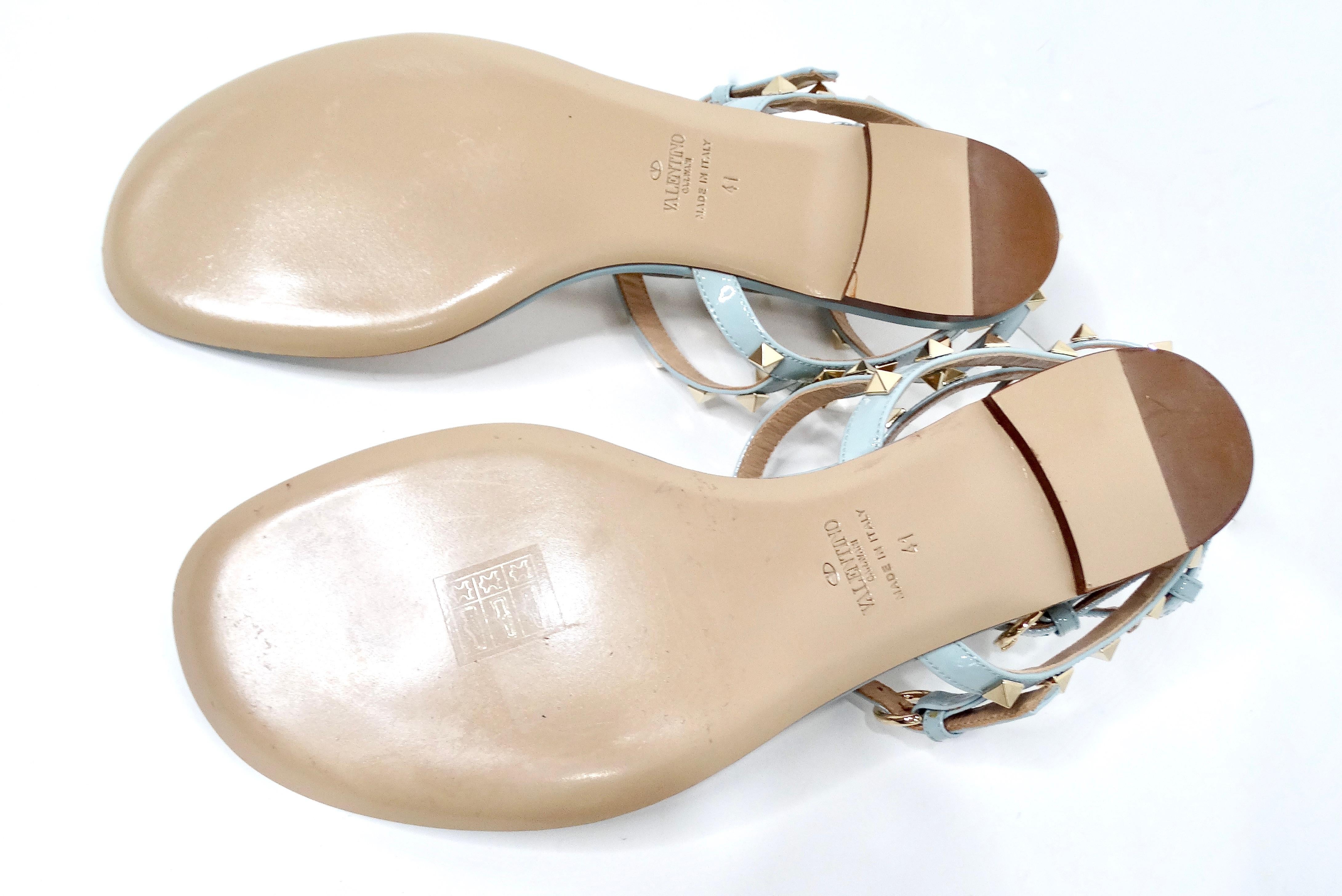 Valentino Garavani Light Blue Rockstud Flat Patent Leather Sandals For Sale 4