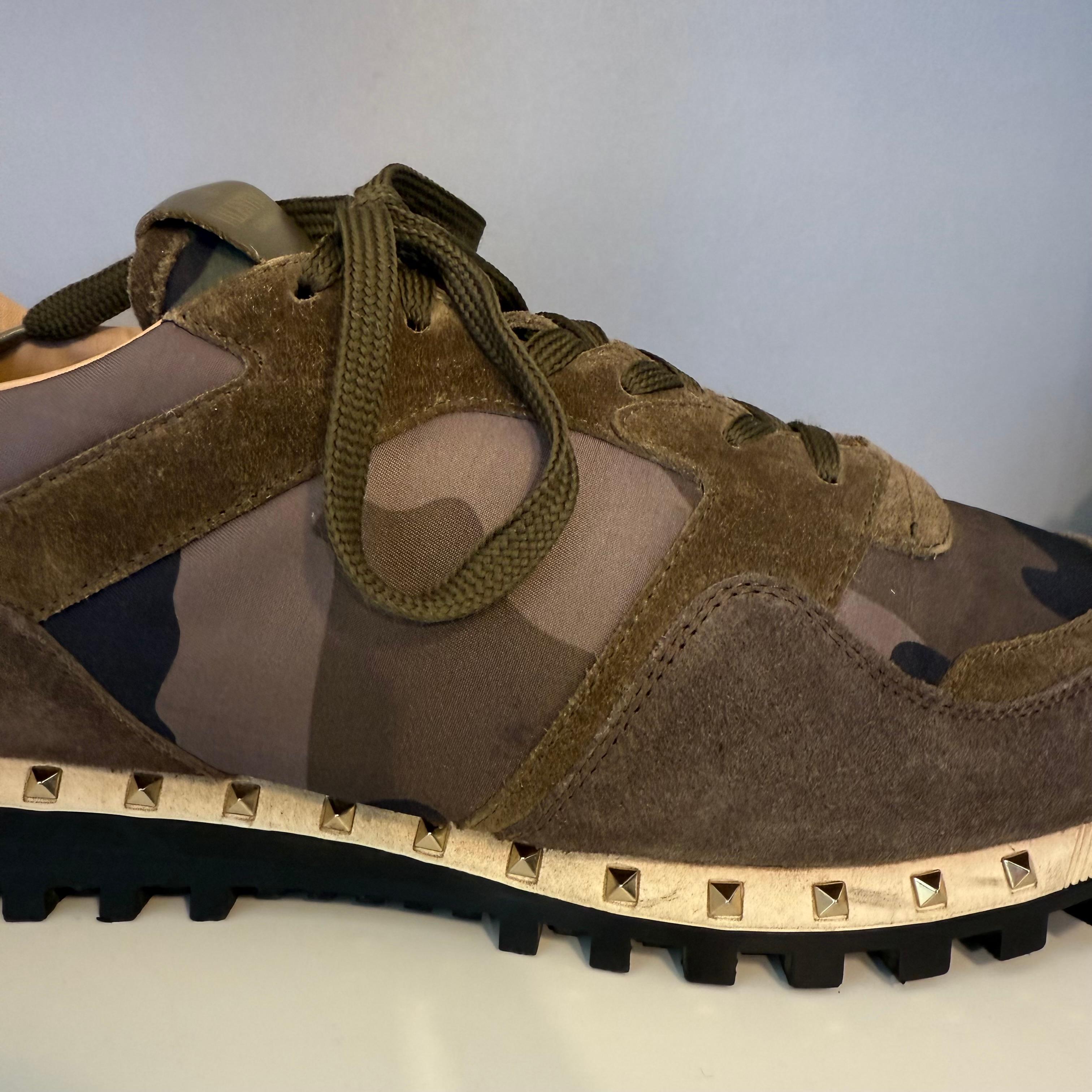 Valentino Garavani Uomo Rockrunner Camouflage Sneakers IT 44 in vendita 2