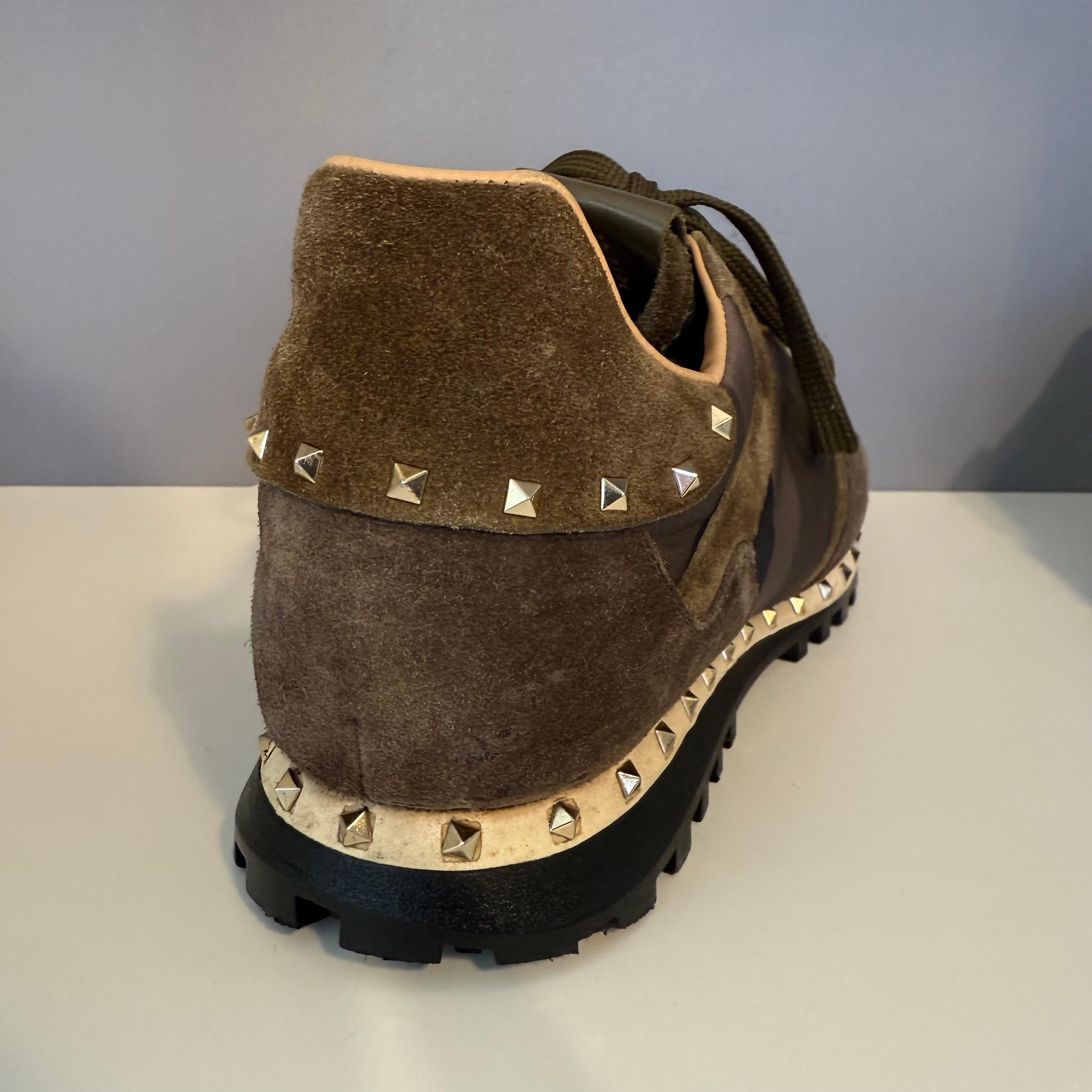 Valentino Garavani Uomo Rockrunner Camouflage Sneakers IT 44 in vendita 3