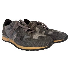 Valentino Garavani Hombre Rockstud Zapatillas de lana IT 44