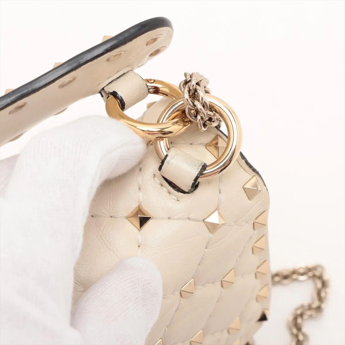 Valentino Garavani Matelasse Rockstud Leder Zwei-Wege-Ketten-Umhängetasche Beige im Angebot 10