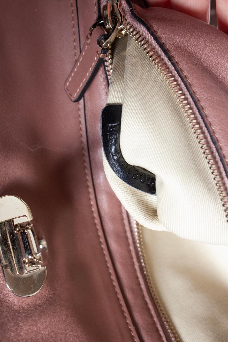 Valentino Garavani, Borsa media in pelle rockstud in vendita 4