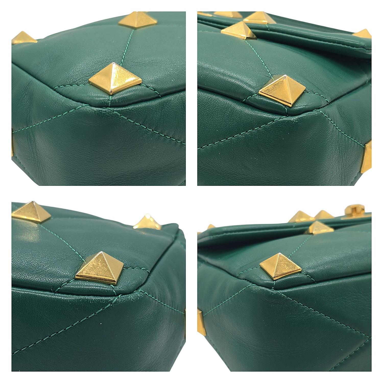 Valentino Garavani Borsa a spalla con borchie in nappa in vendita 5