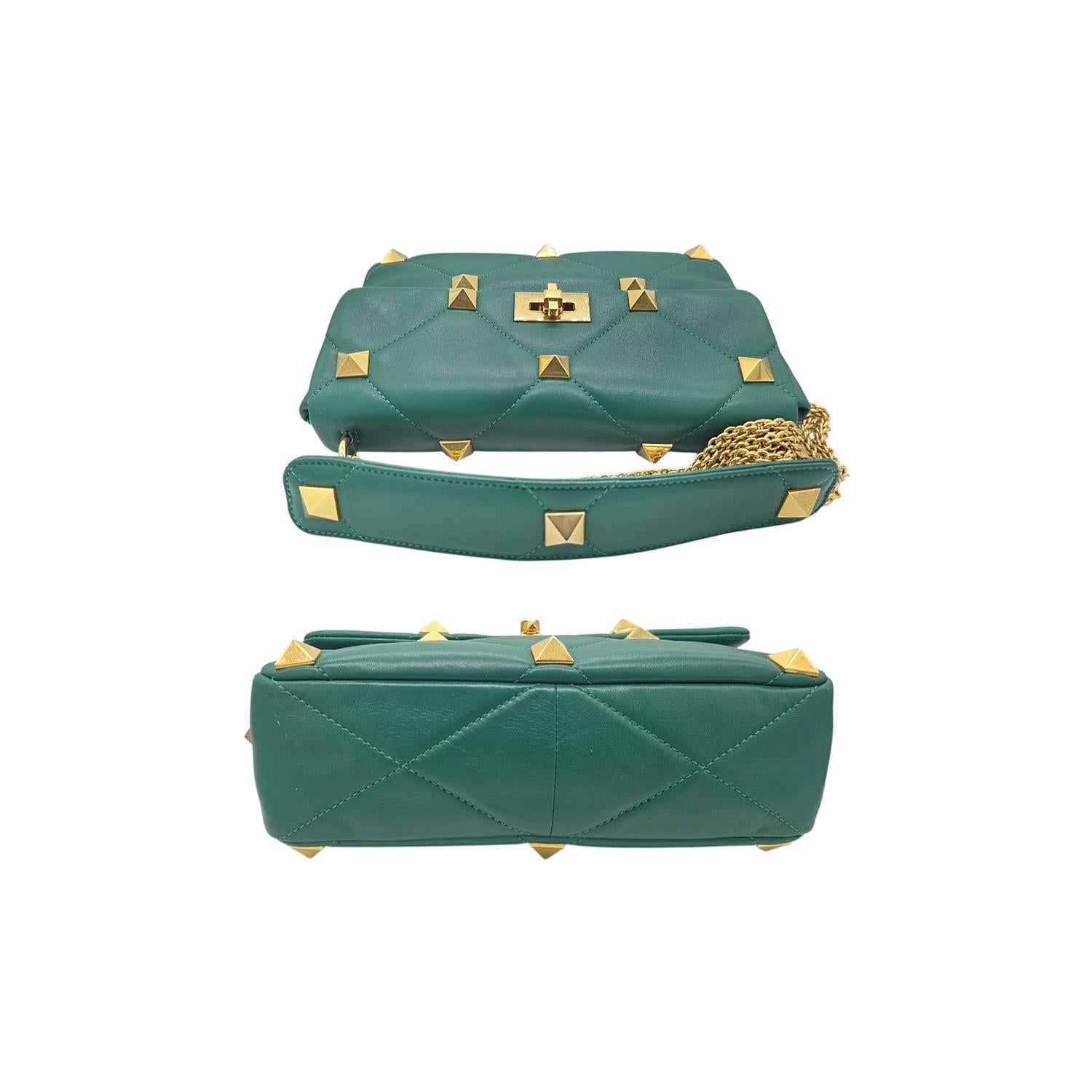 Valentino Garavani Borsa a spalla con borchie in nappa in vendita 1