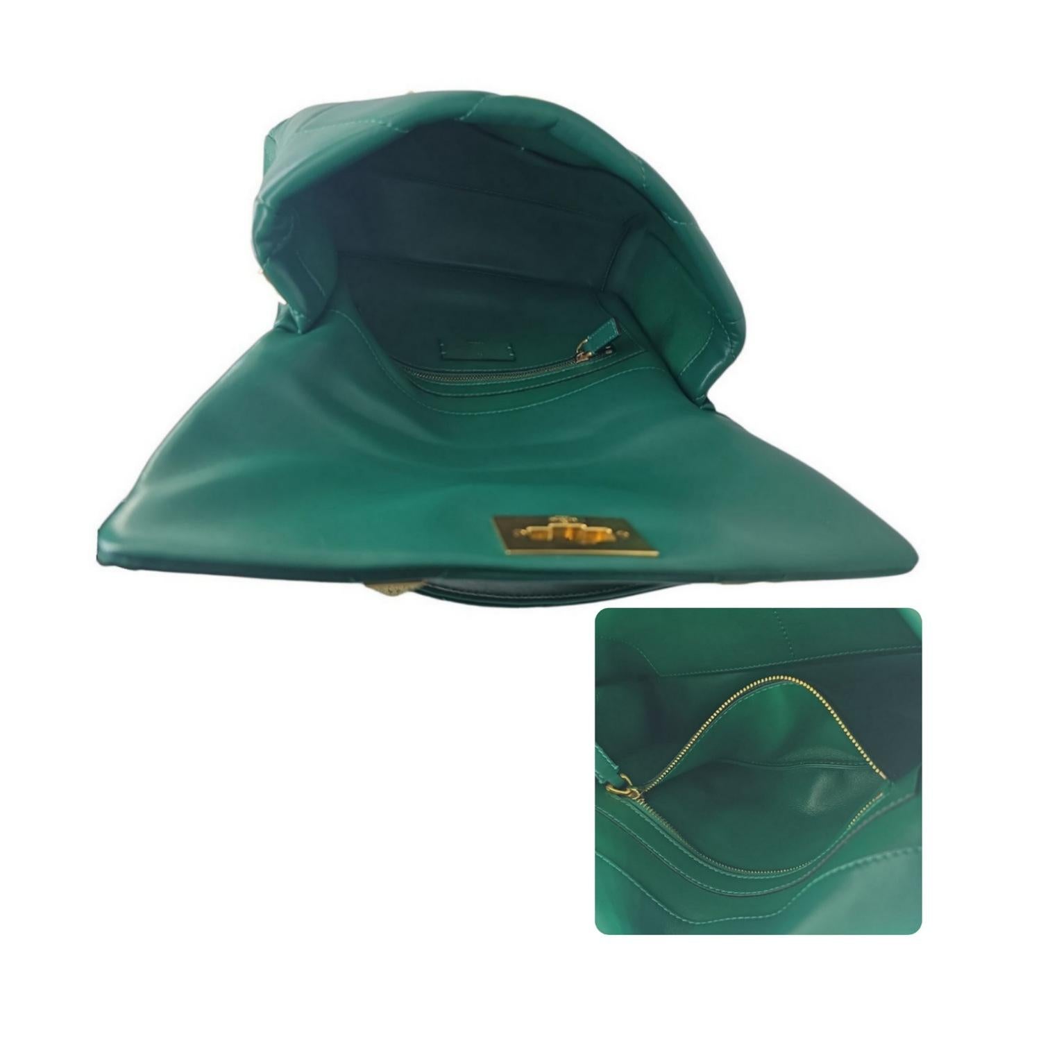 Valentino Garavani Borsa a spalla con borchie in nappa in vendita 2