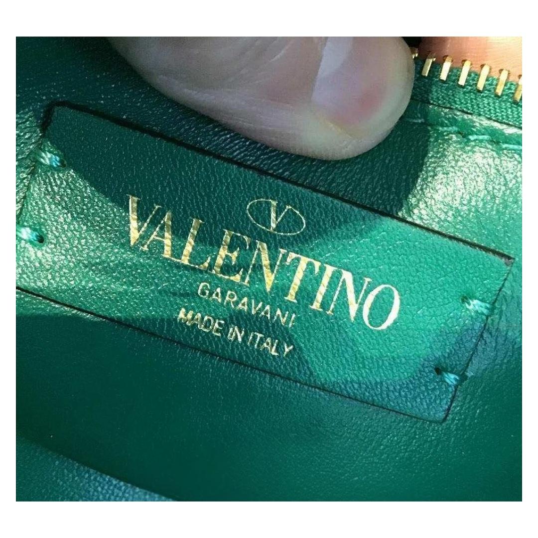 Valentino Garavani Borsa a spalla con borchie in nappa in vendita 3