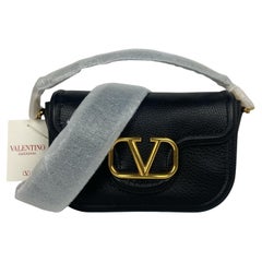 Valentino Garavani NEU Schwarze Umhängetasche aus schwarzem Leder Alltime Convertible Umhängetasche