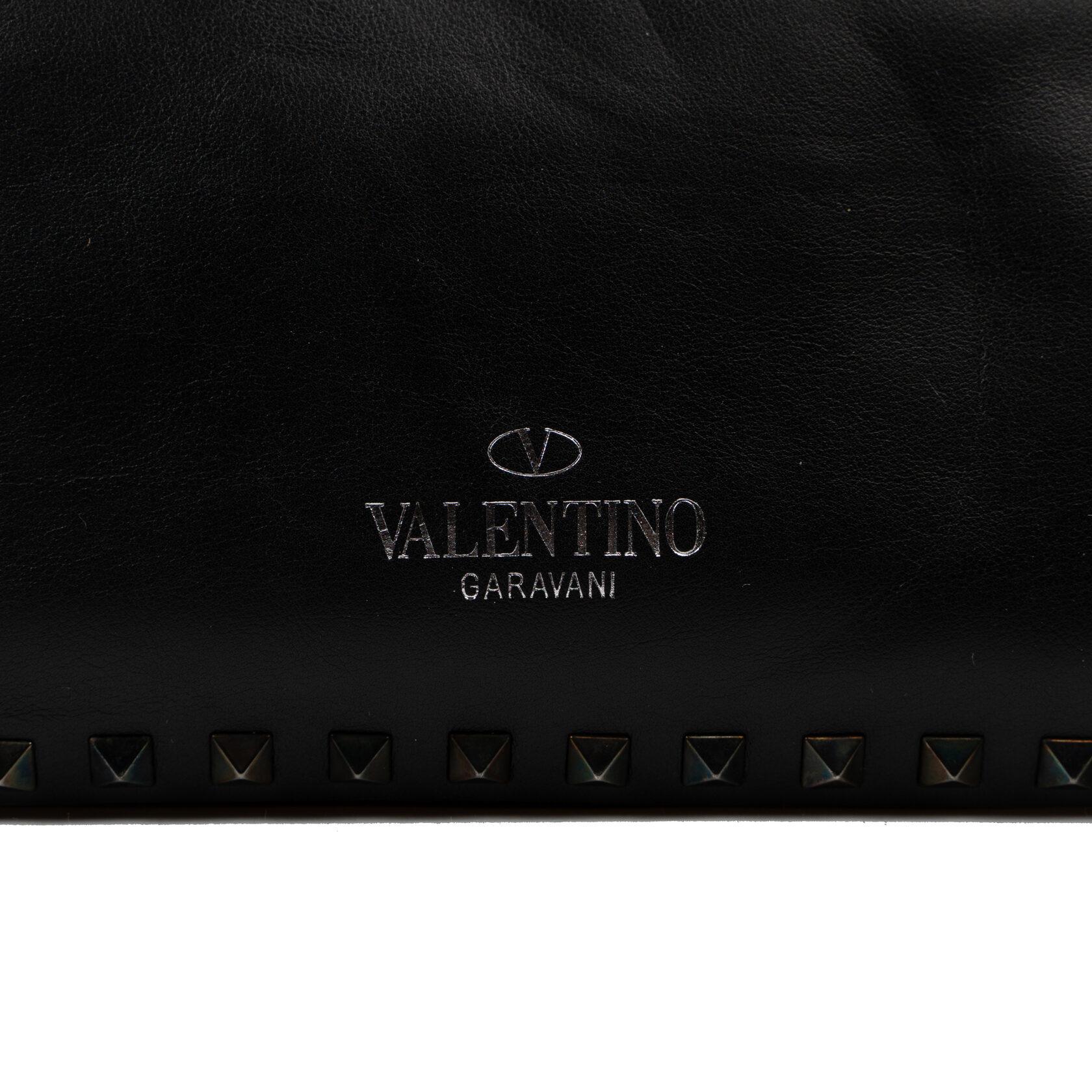 Valentino Garavani Noir Rockstud Small Bag In Good Condition For Sale In Dover, DE