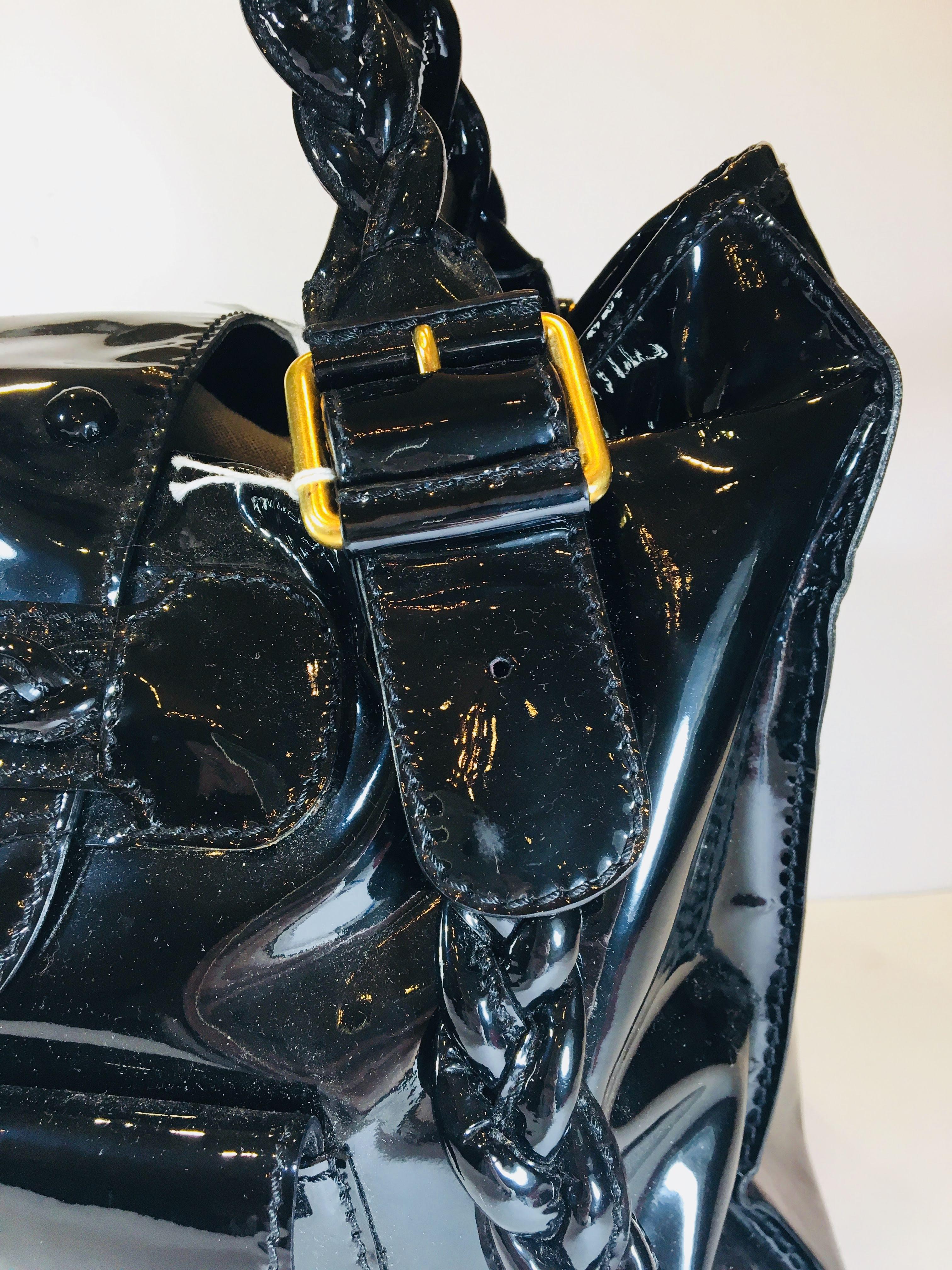 Valentino Garavani Patent Leather Shoulder Bag  In Good Condition In Bridgehampton, NY