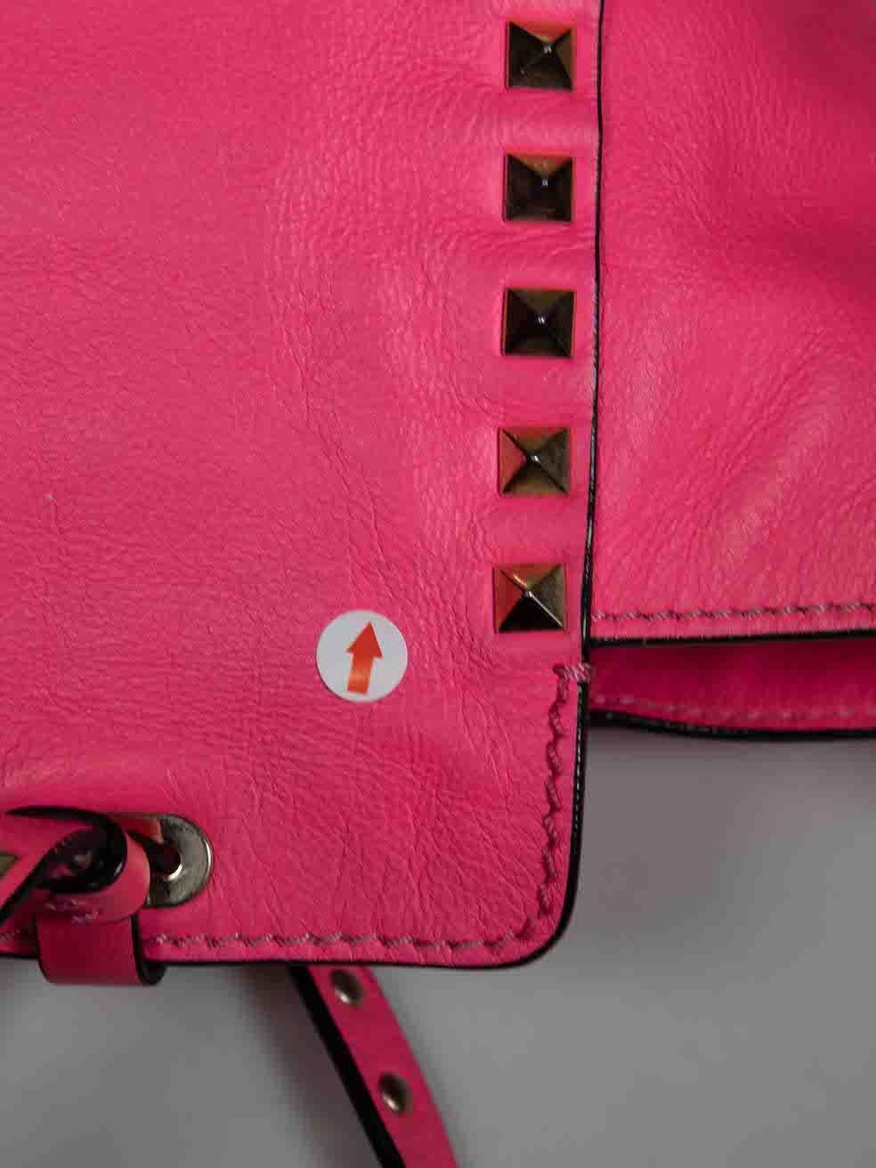 Valentino Garavani Pink Leather Small Rockstud Trapeze Tote For Sale 3