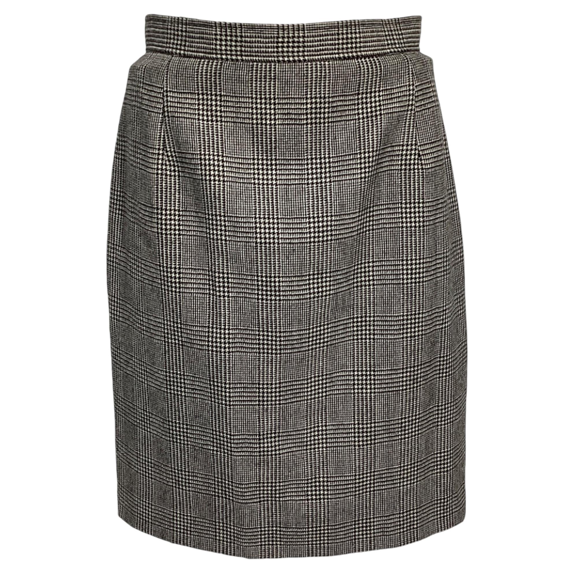 Pre-owned Valentino Garavani Plaid Knee-length Pencil Skirt In Black Wool