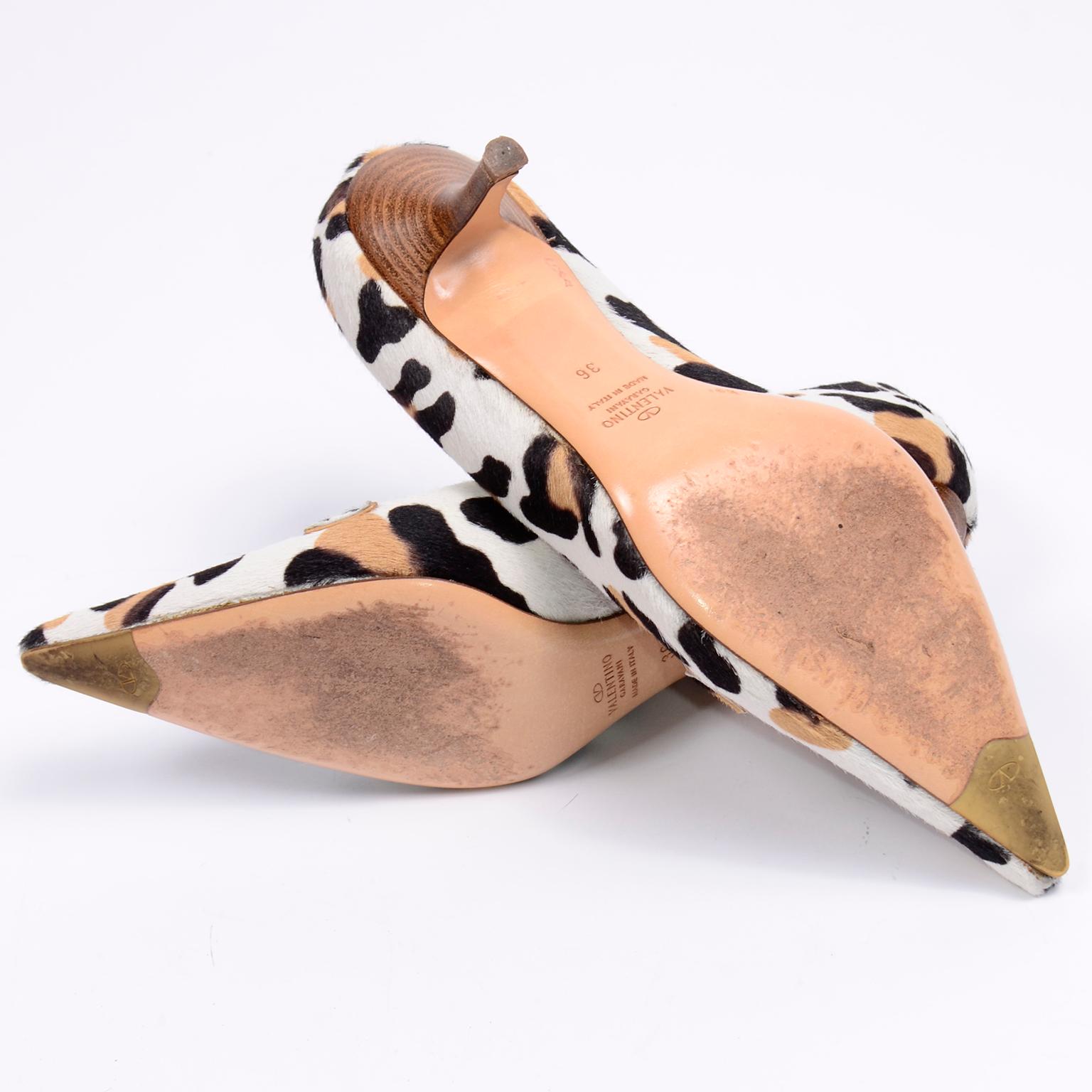 Valentino Garavani Pony Fur Leopard Print Penny Loafer Style Wood Heel Pumps  For Sale 2