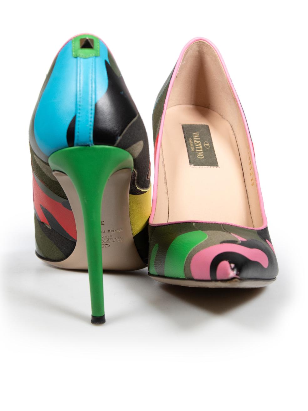 Gray Valentino Garavani Psychedelic Camo Leather Rockstud Pumps Size IT 39 For Sale