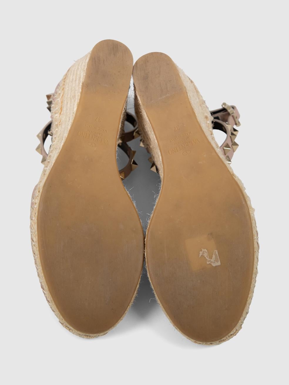 Valentino Garavani Chaussures à talons compensés Rockstud en cuir violet Taille IT 37 Bon état - En vente à London, GB