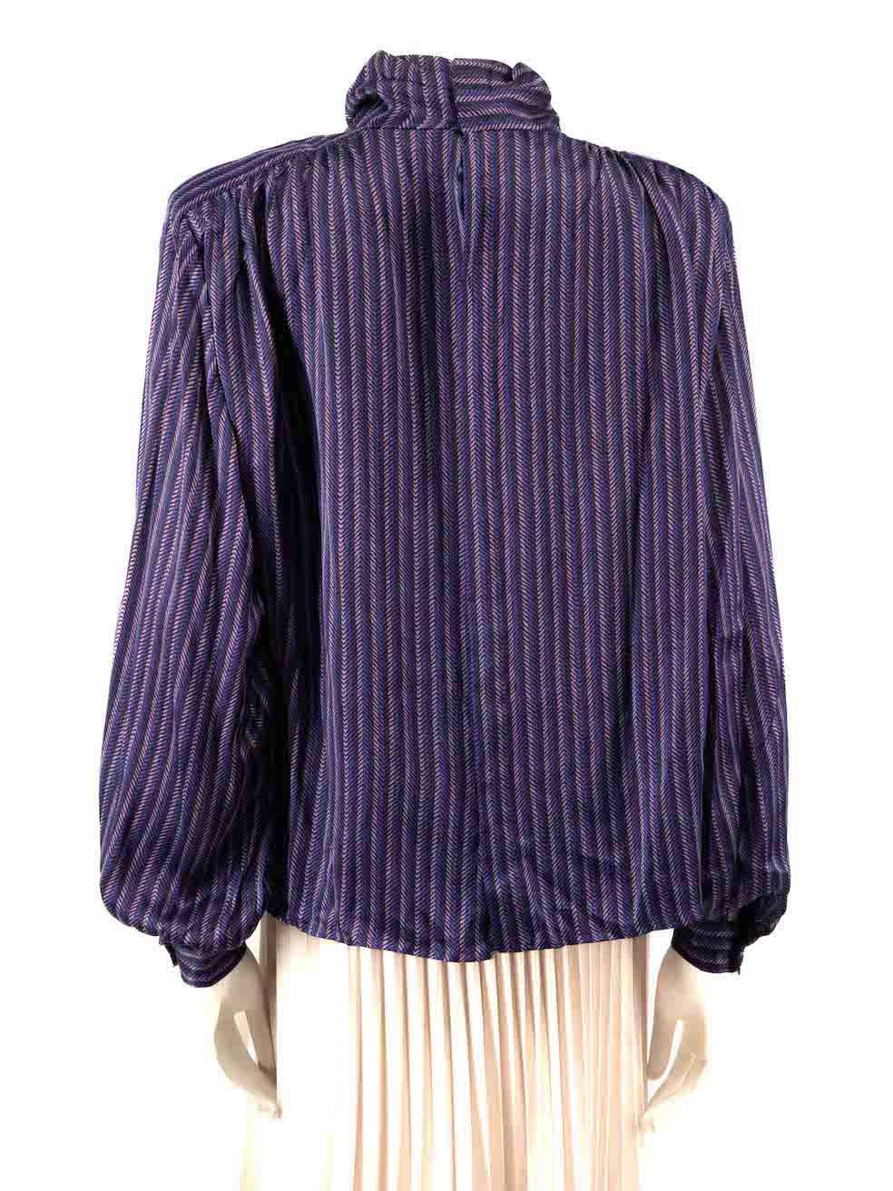 Valentino Garavani Lila gestreifte Bluse mit hohem Ausschnitt Größe L im Zustand „Gut“ im Angebot in London, GB