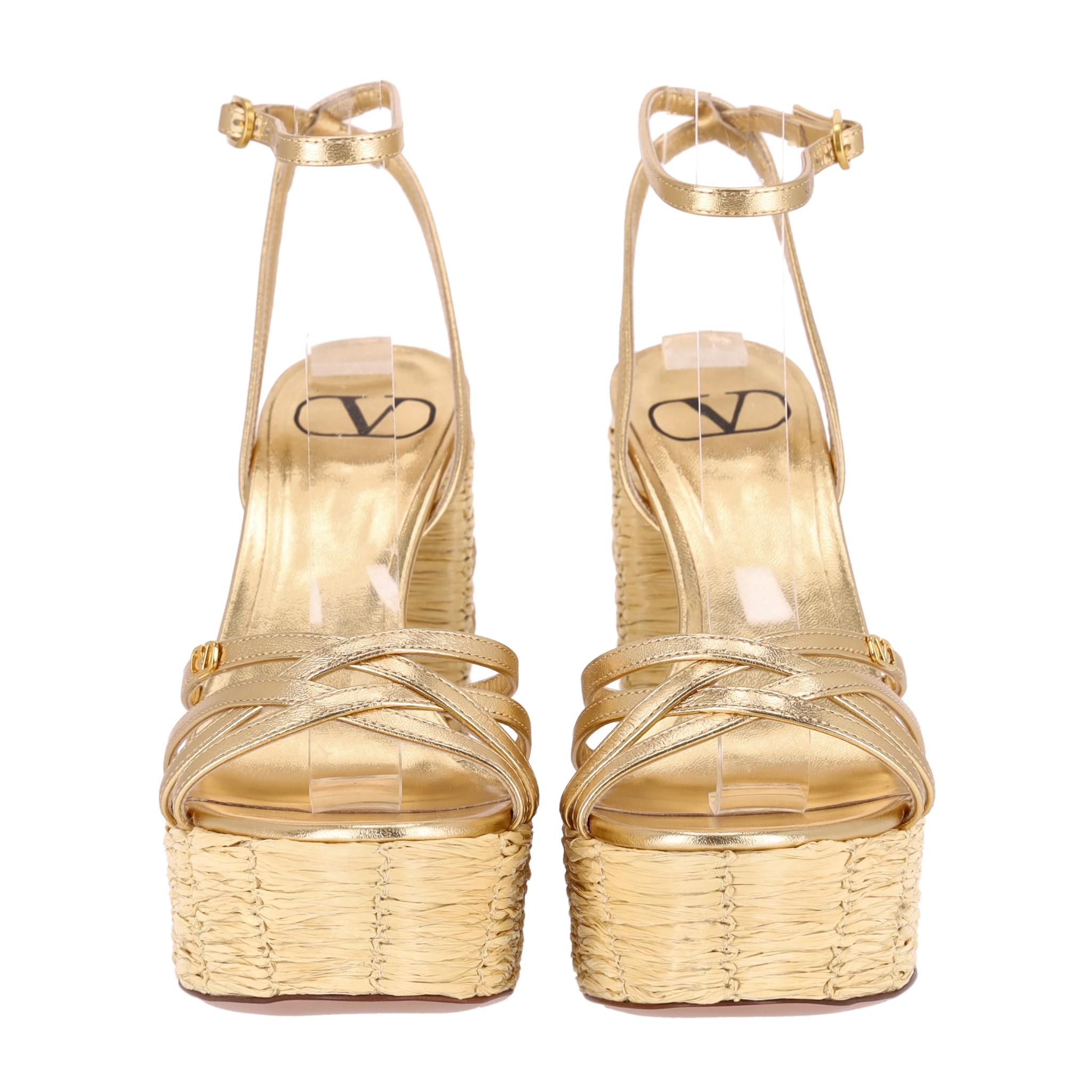 Beige Valentino Garavani Raflower Raffia-Trimmed Leather Platform Sandals For Sale