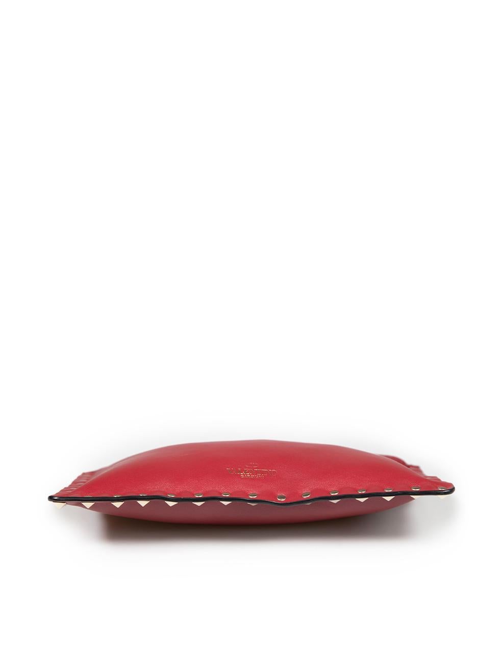 Valentino Garavani pochette Rockstud en cuir rouge Pour femmes en vente