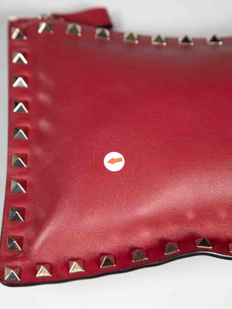Valentino Garavani Red Leather Rockstud Clutch For Sale 2