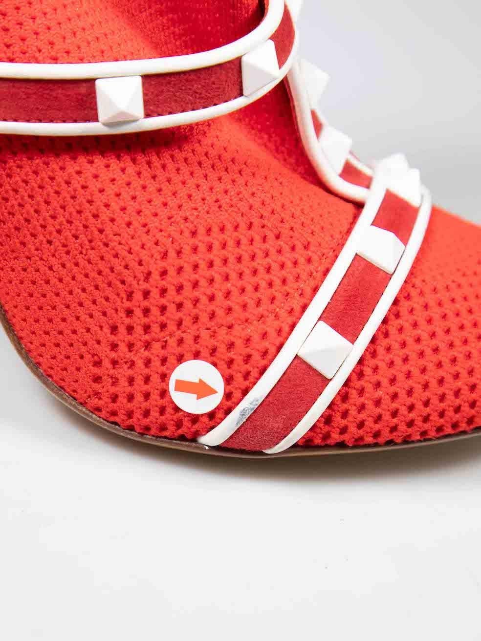 Valentino Garavani Rote Body-Tech-Strickstiefeletten mit Nieten Größe IT 38 im Angebot 2