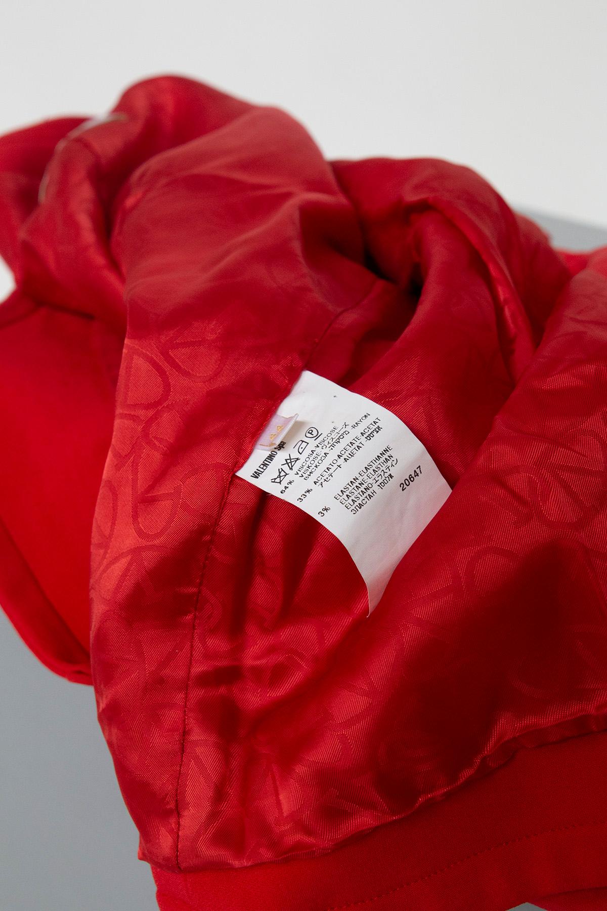 Valentino Garavani Red suit Sheath Dresses 1990 For Sale 5