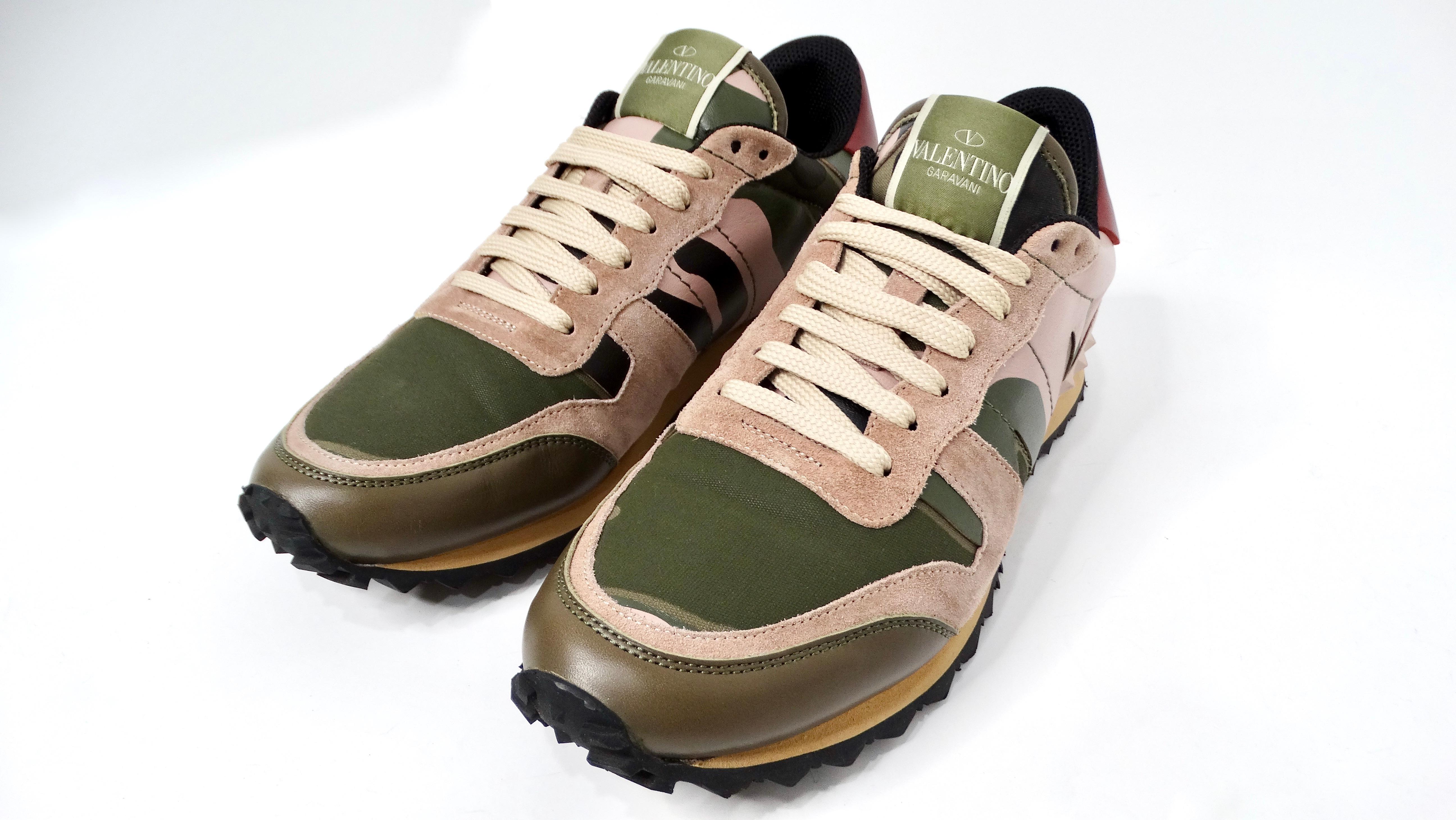 Valentino Garavani Rockrunner Multicolor Camo Print Sneakers In Good Condition For Sale In Scottsdale, AZ