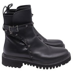 Valentino Garavani Rockstud Ankle Boots in Black Calf Leather