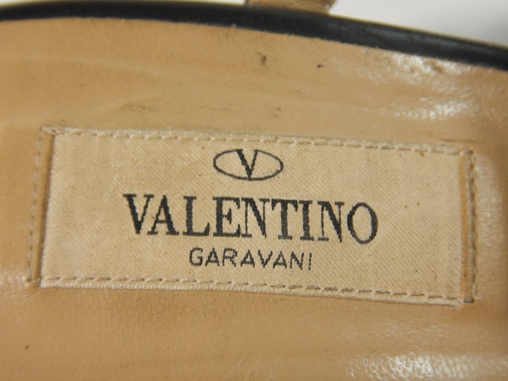Valentino Garavani Rockstud Black Leather Block Heel Gladiator Sandals 39 For Sale 4