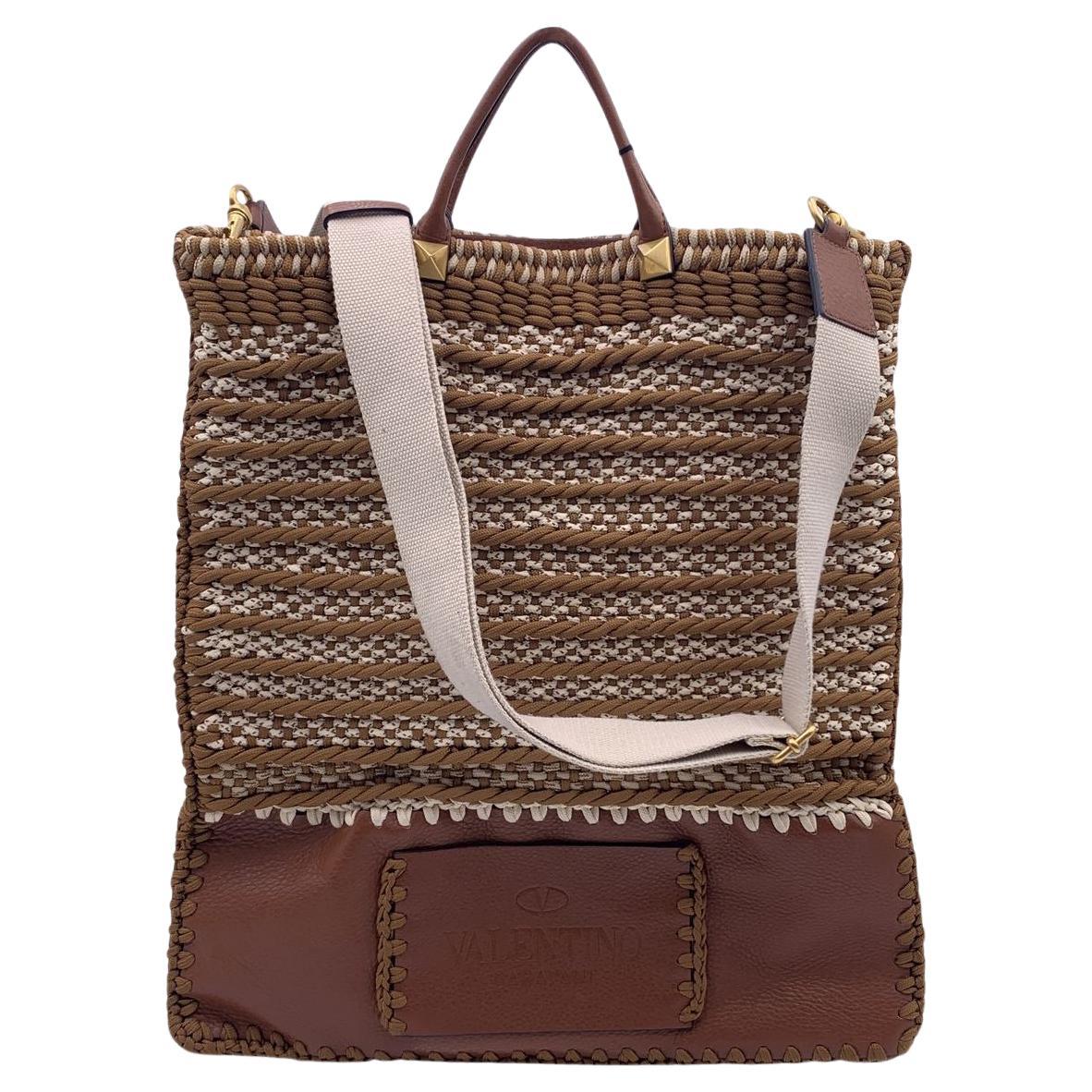 Valentino Garavani Rockstud Brown Leather and Crochet Tote Bag en vente
